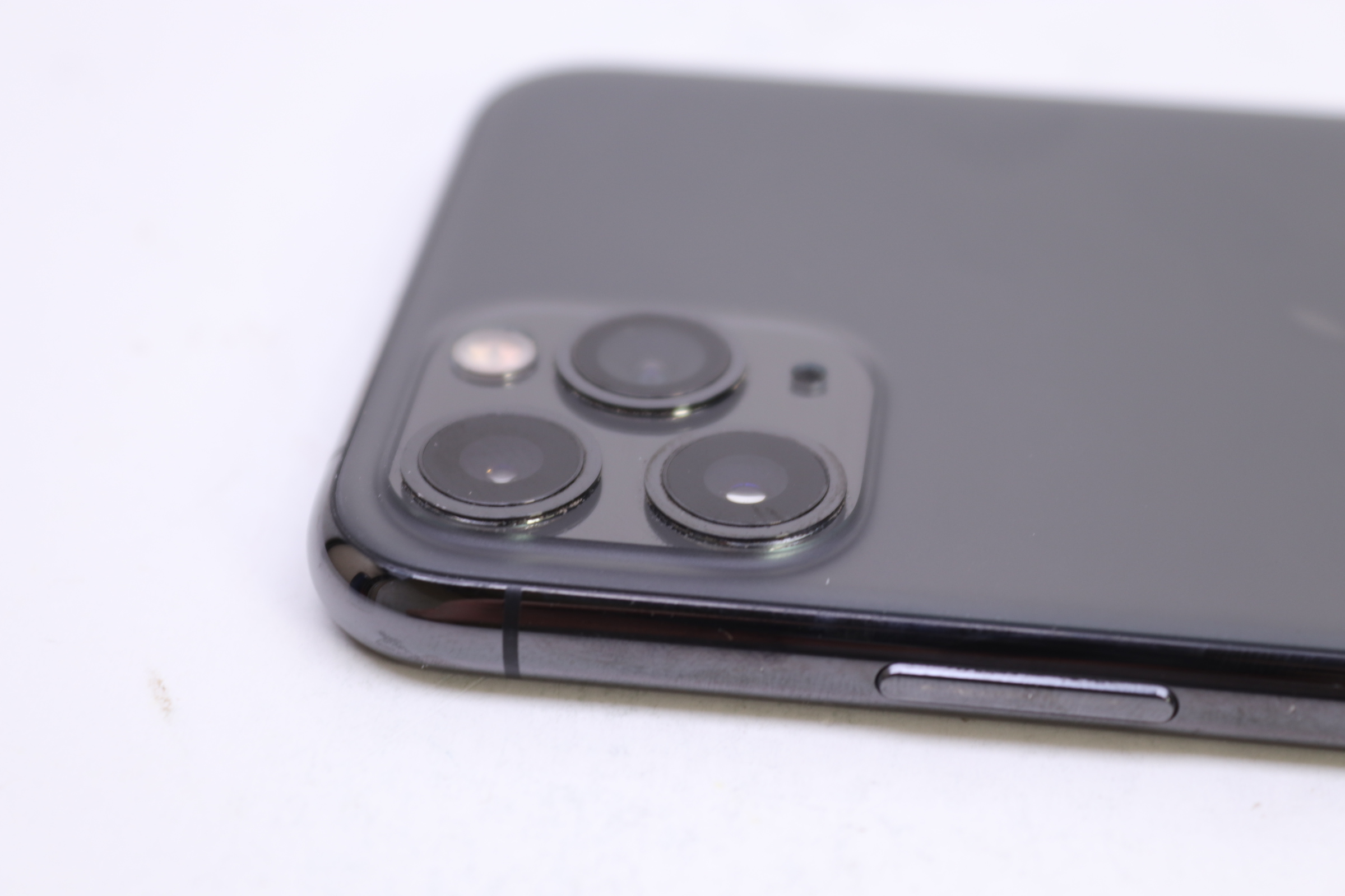 Apple MWCM2LL/A iPhone 11 Pro 256GB 5.8