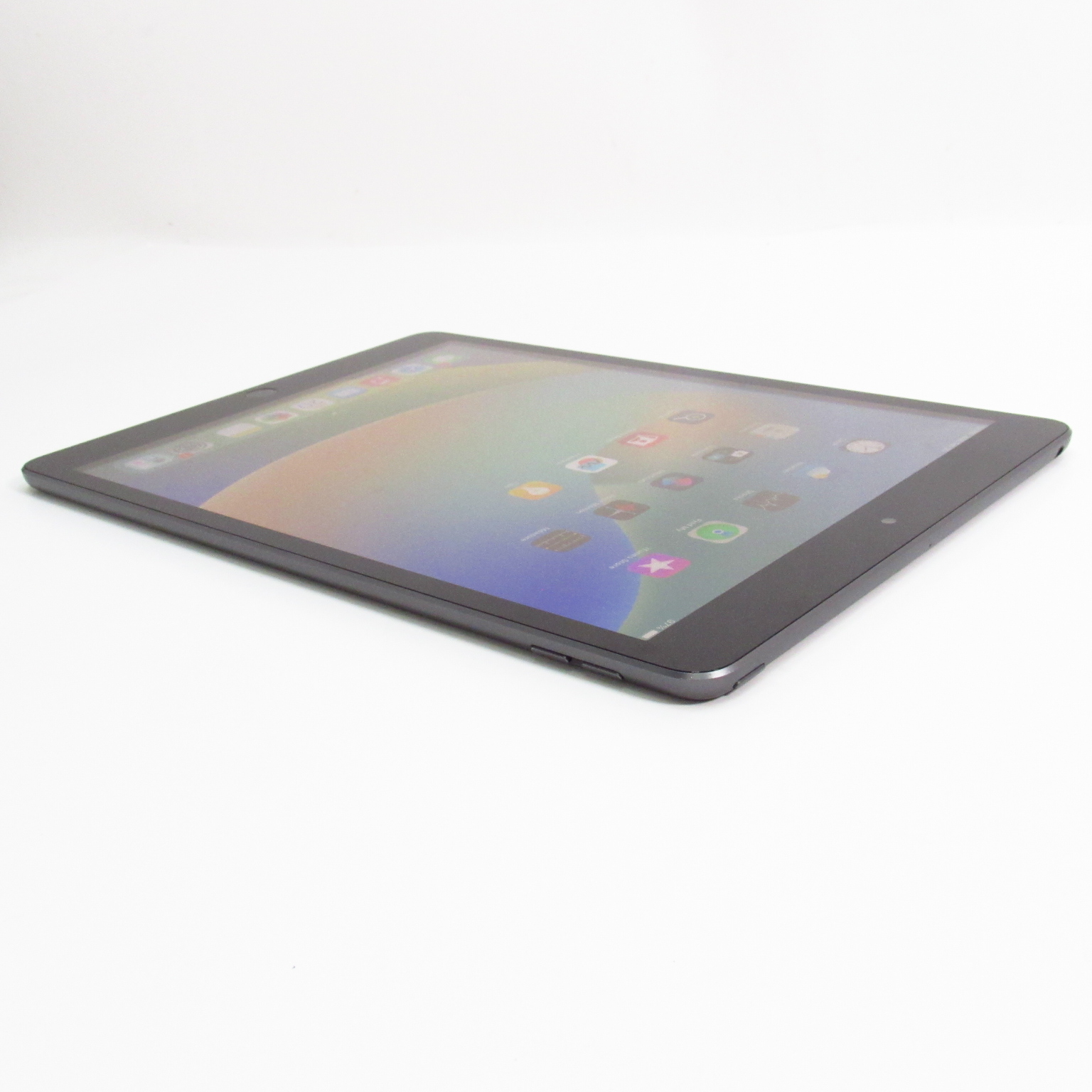 Apple iPad 9th Generation (A13 Bionic) MK2K3LL/A 64GB 10.2