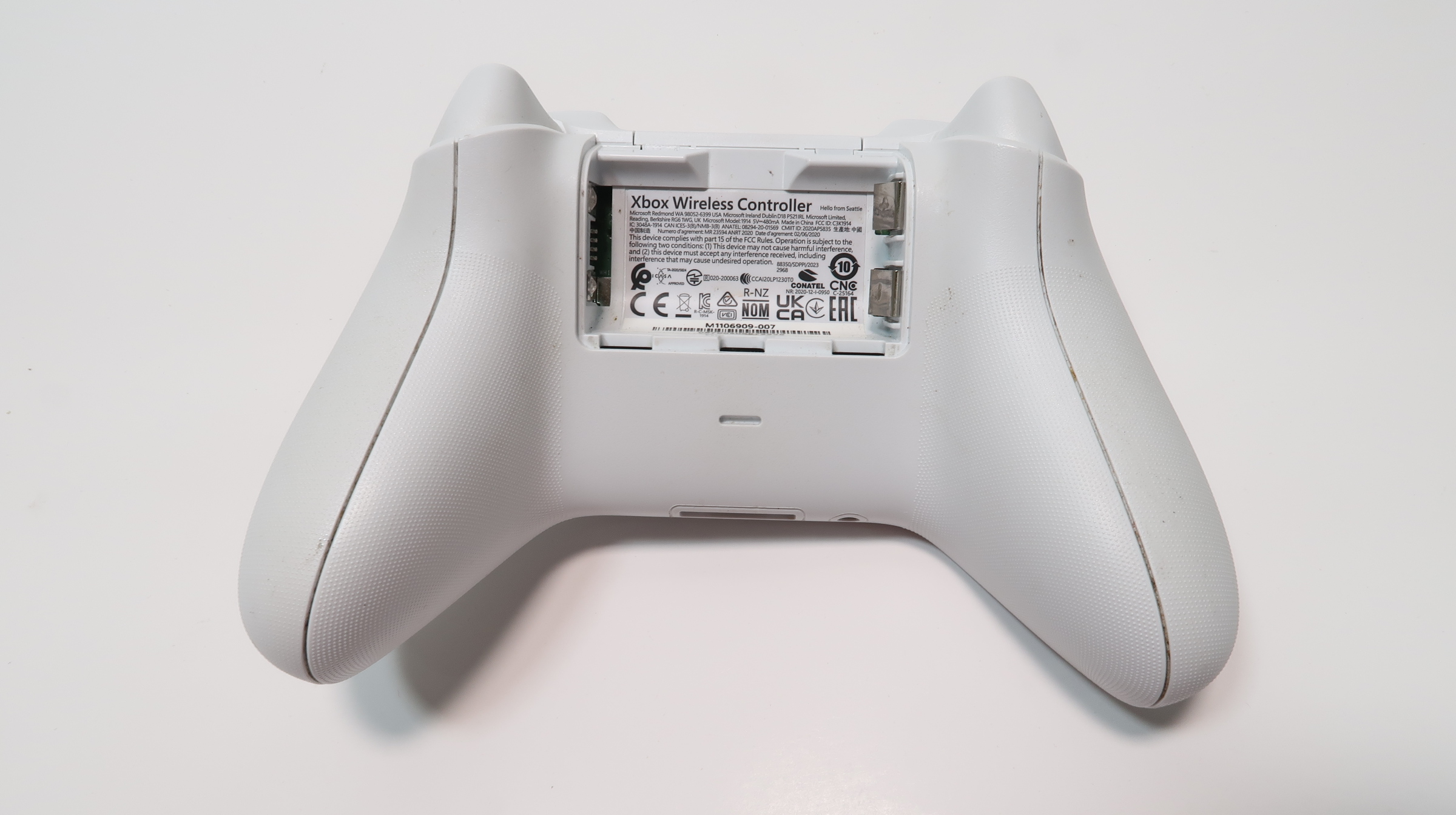Microsoft Xbox Controller 1914 Bluetooth Hybrid D-pad Button Mapping ...