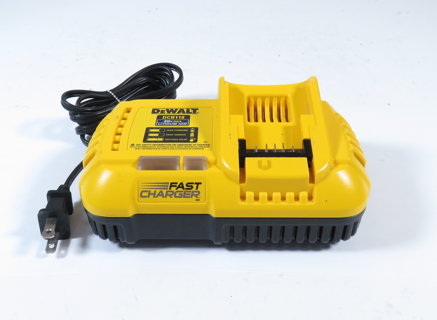 DEWALT DCB118 20V MAX Lithium-Ion Fan Cooled Fast Battery Charger