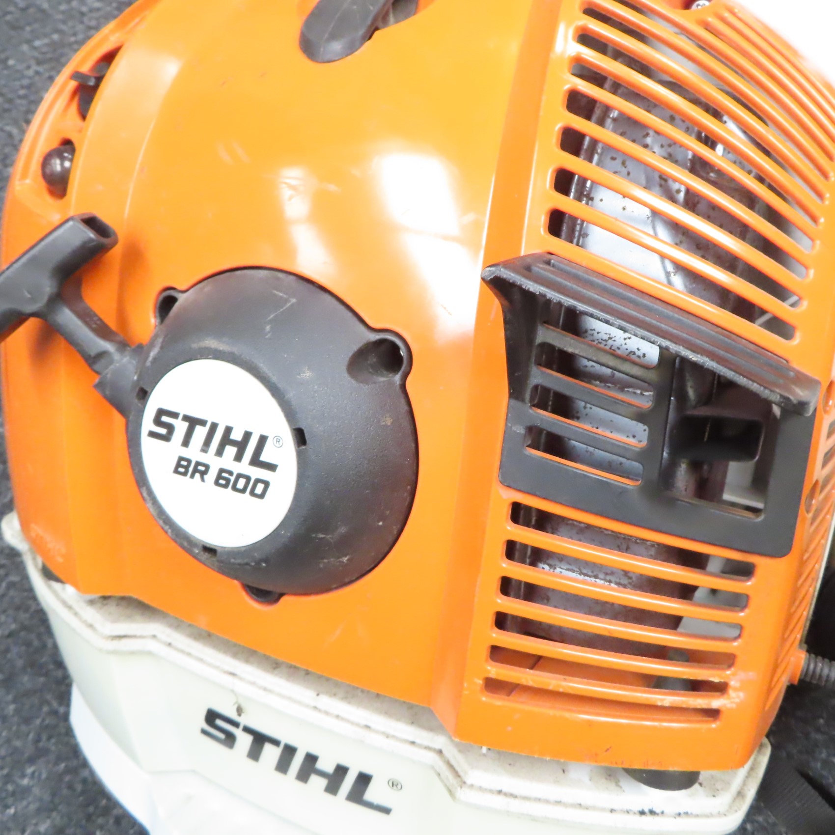 Stihl BR 600 64.8 cc Gas-Powered Backpack Leaf Blower (Local
