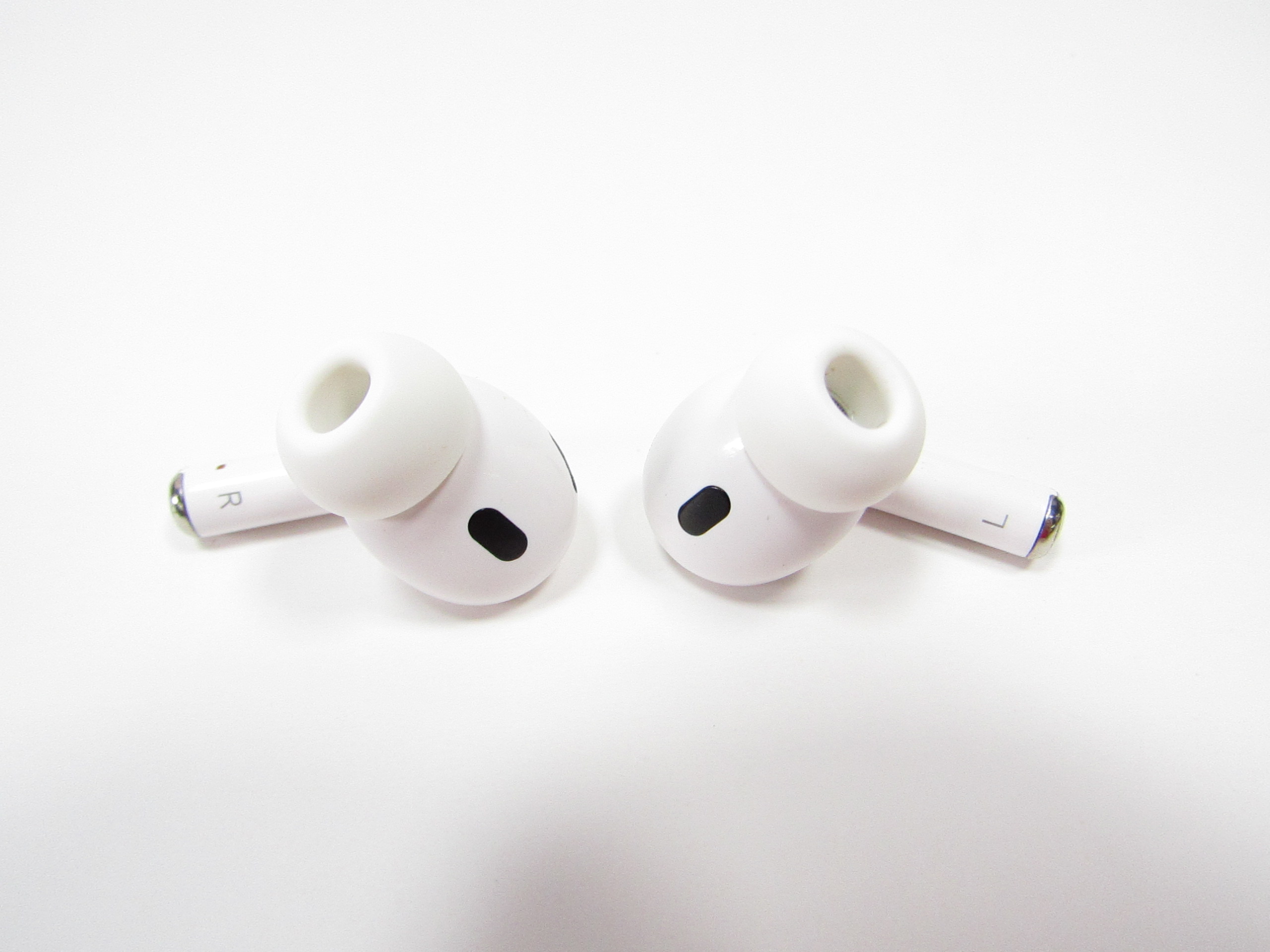 Apple AirPods Pro 2nd Gen A2700 Active Noise Cancelling Wireless