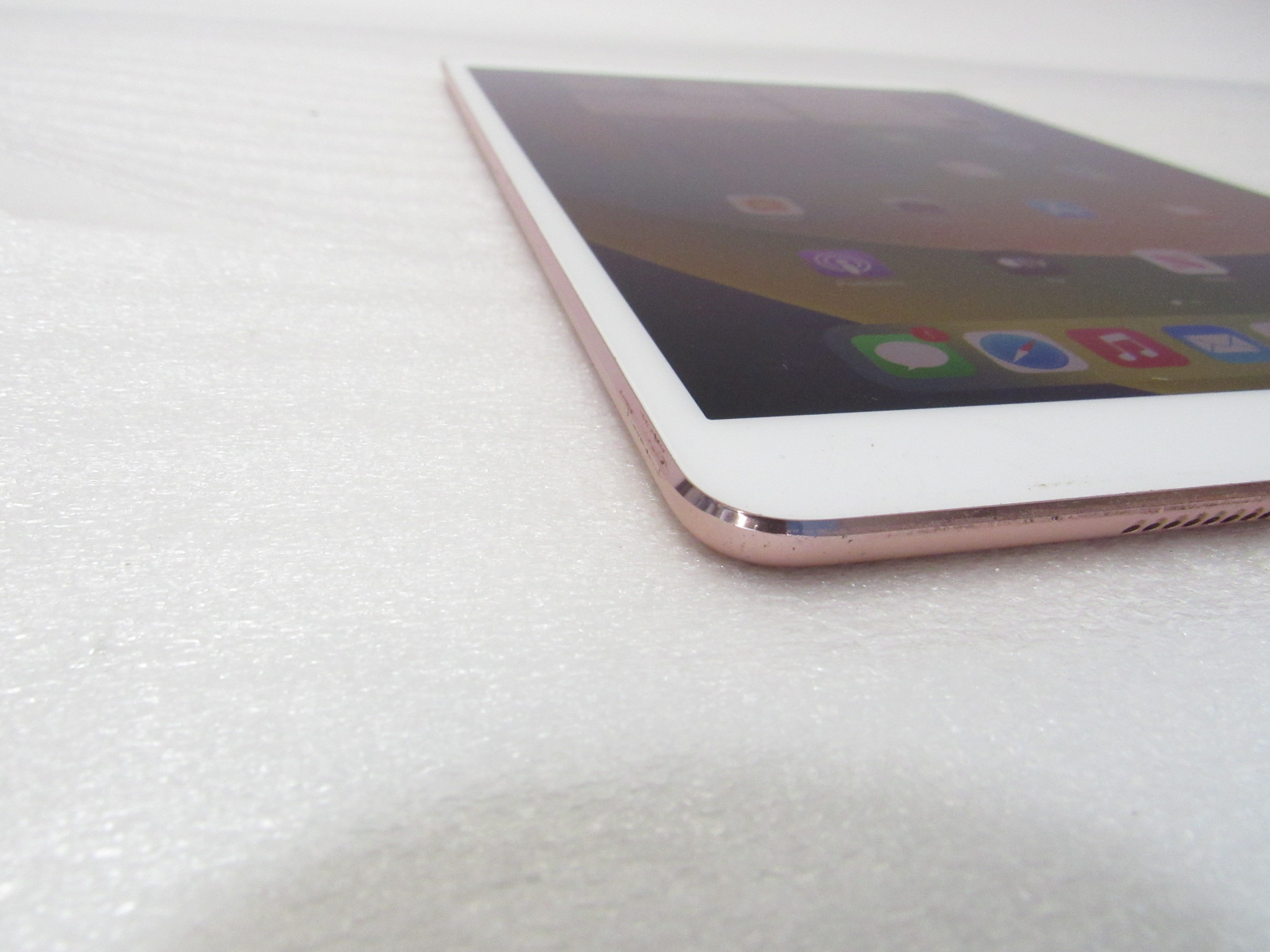 Apple MQF22LL/A iPad Pro 10.5