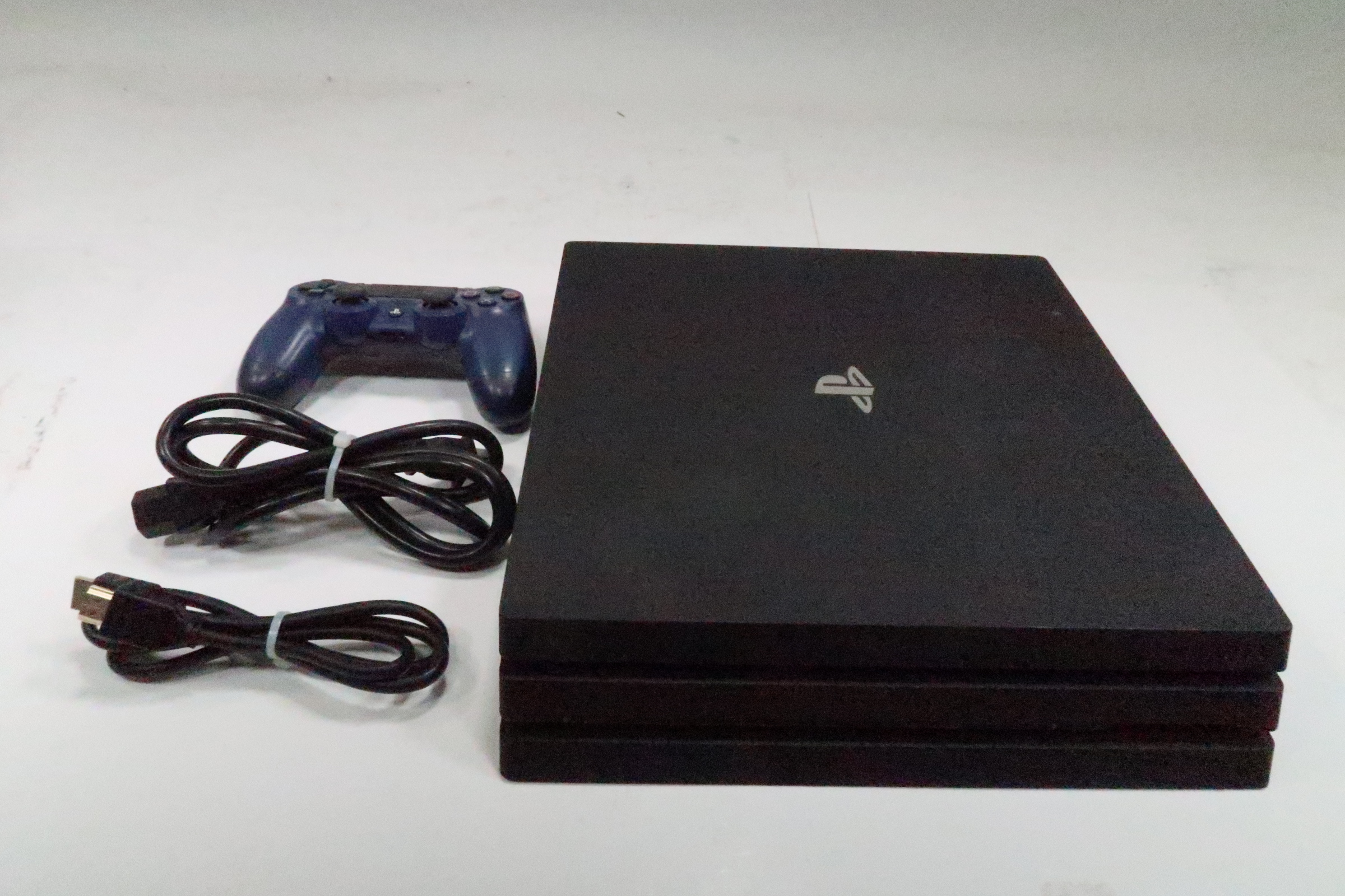 Sony CUH-7015B PlayStation 4 Pro 1TB Video Game Console 8430
