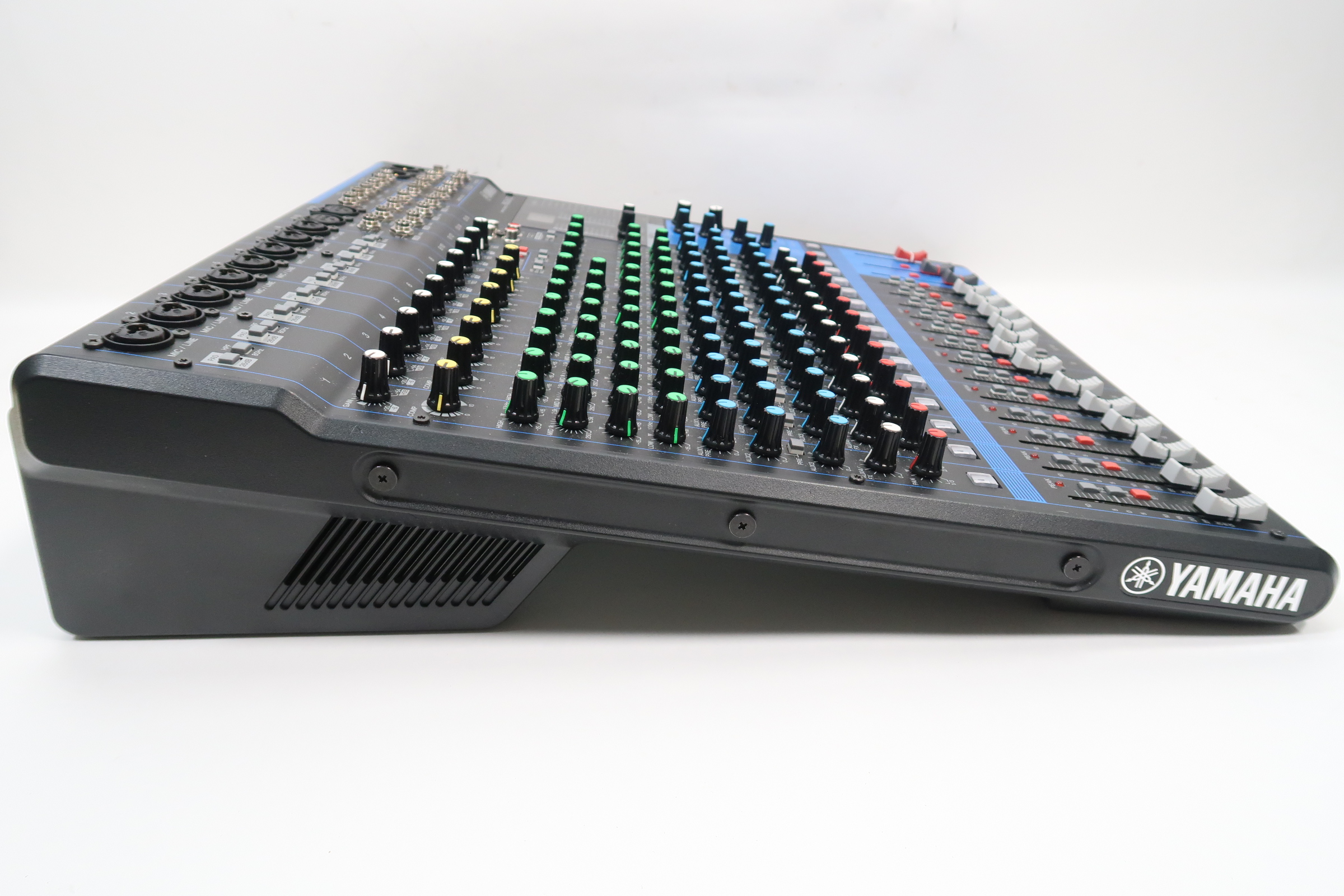 【美品】YAMAHA MG16XU Yamaha MG16XU 16-Input Mixer With Built-In FX