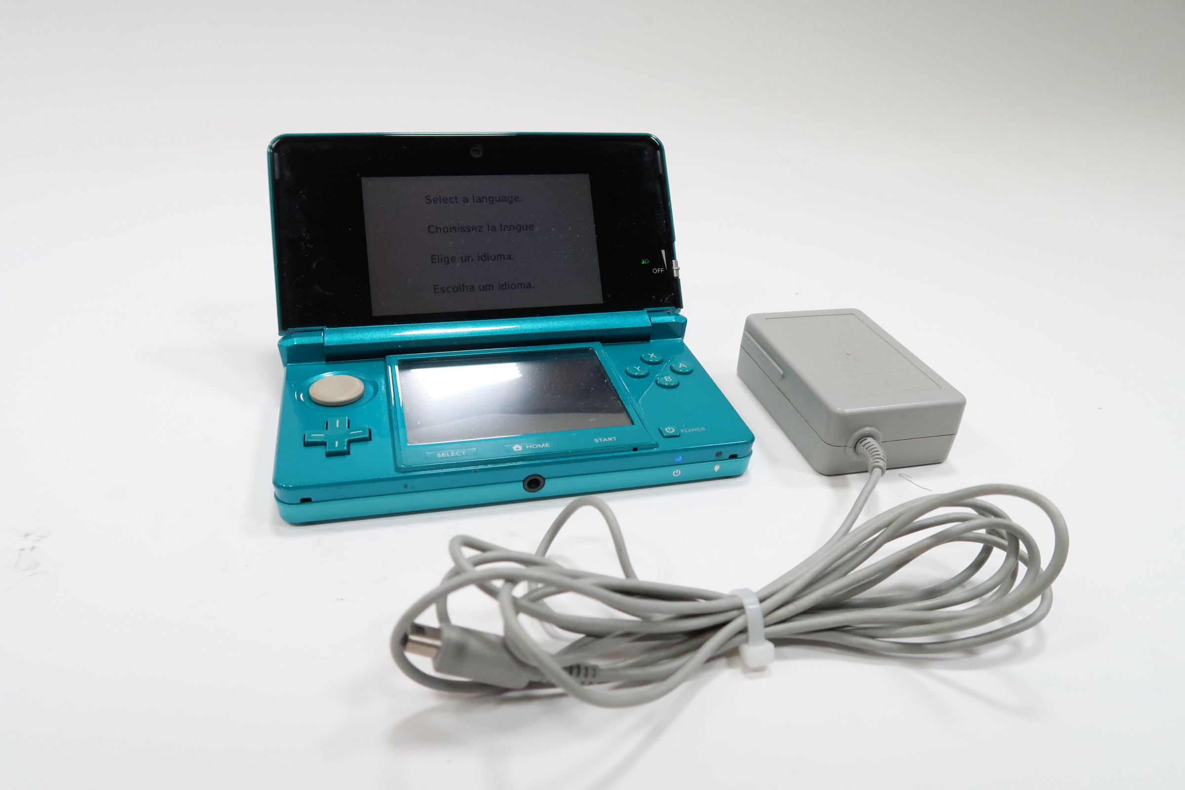 Nintendo CTR-001 Nintendo 3DS Handheld Video Game Console Teal 0709