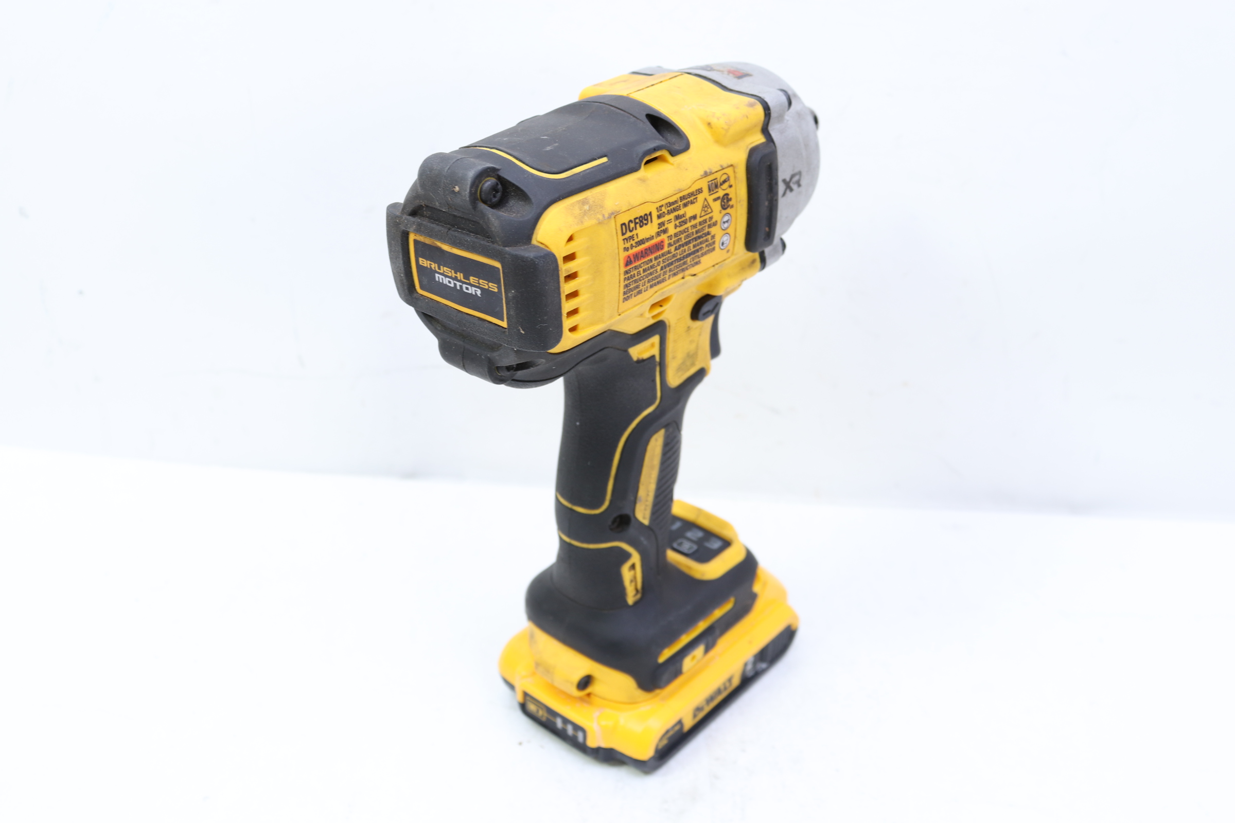 DEWALT DCF891 20Volt MAX XR LithiumIon Cordless 1/2 in. Impact Wrench