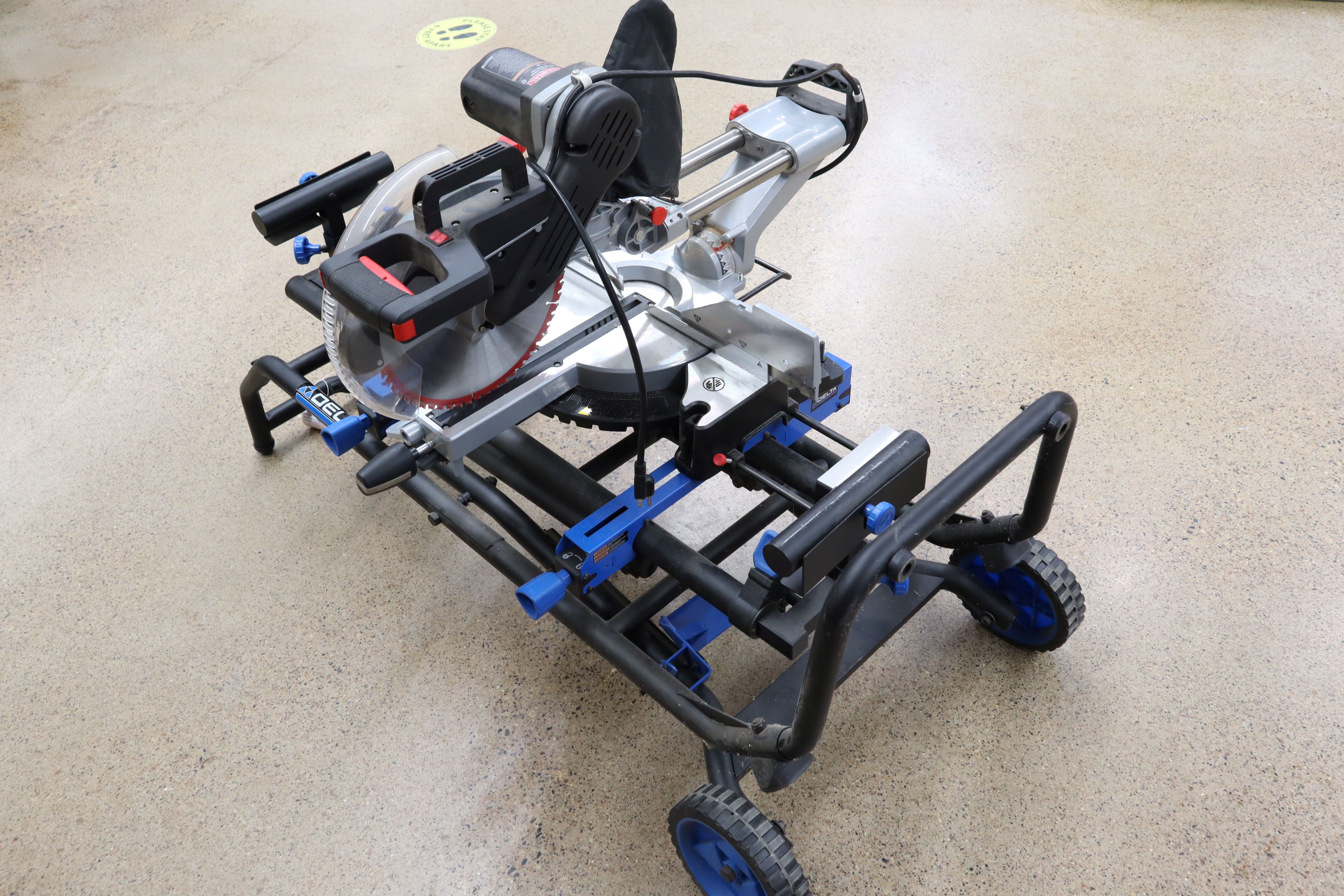 Admiral 64686 12 In. DualBevel Sliding Compound Miter Saw On Stand Local Pickup