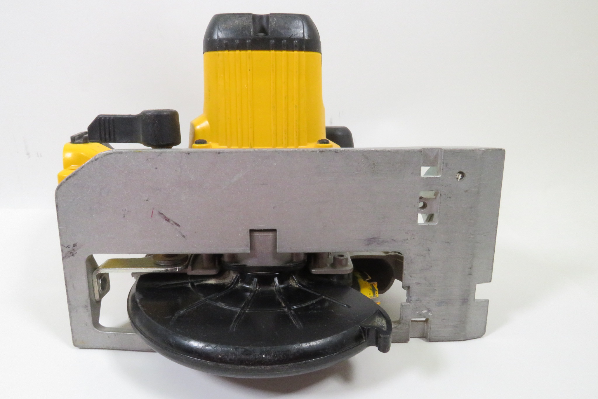DEWALT DCS391 20-Volt MAX Cordless 6-1/2" Circular Saw