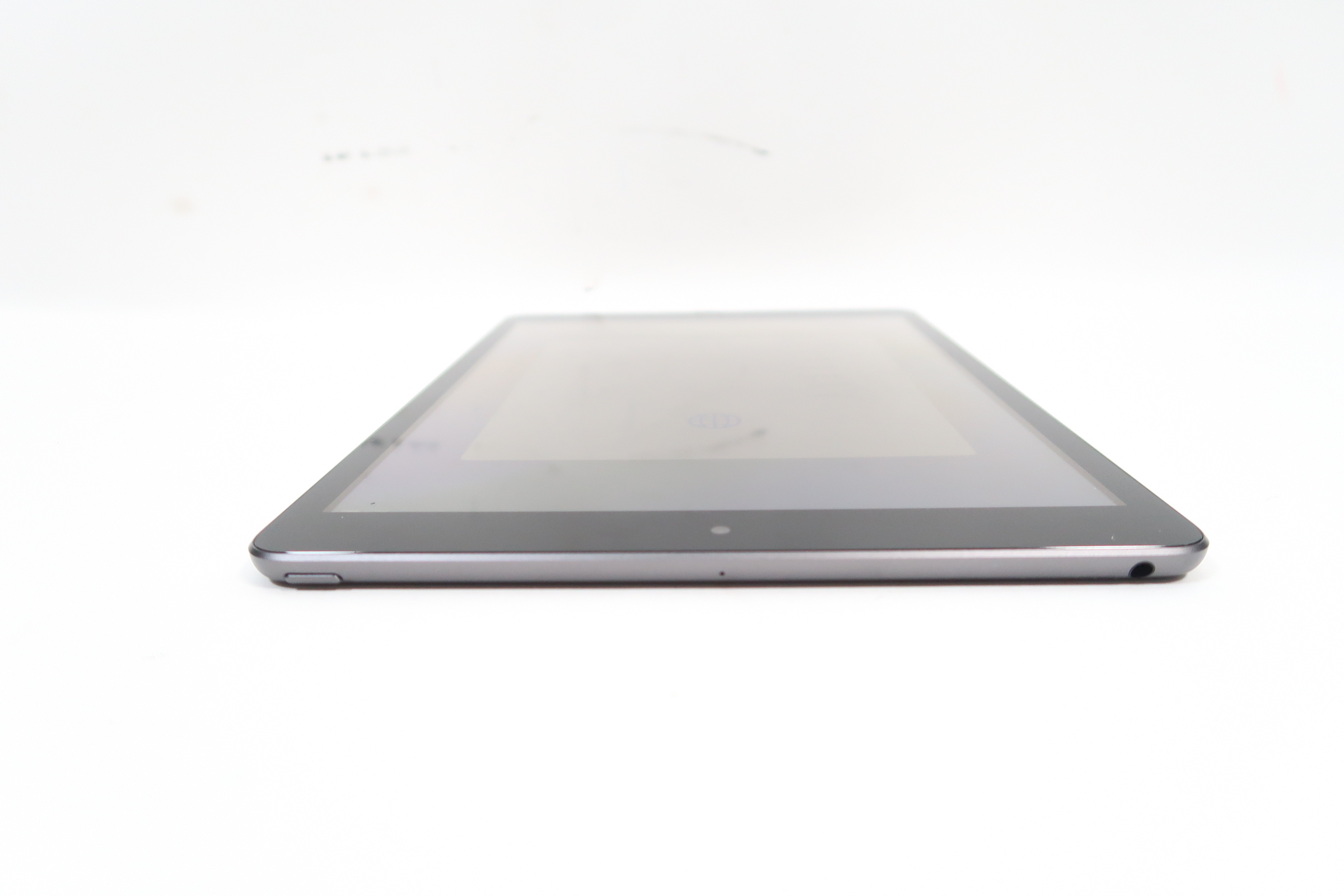 Apple MK2KLL/A 10.2 Apple MK2KLL/A 10.2