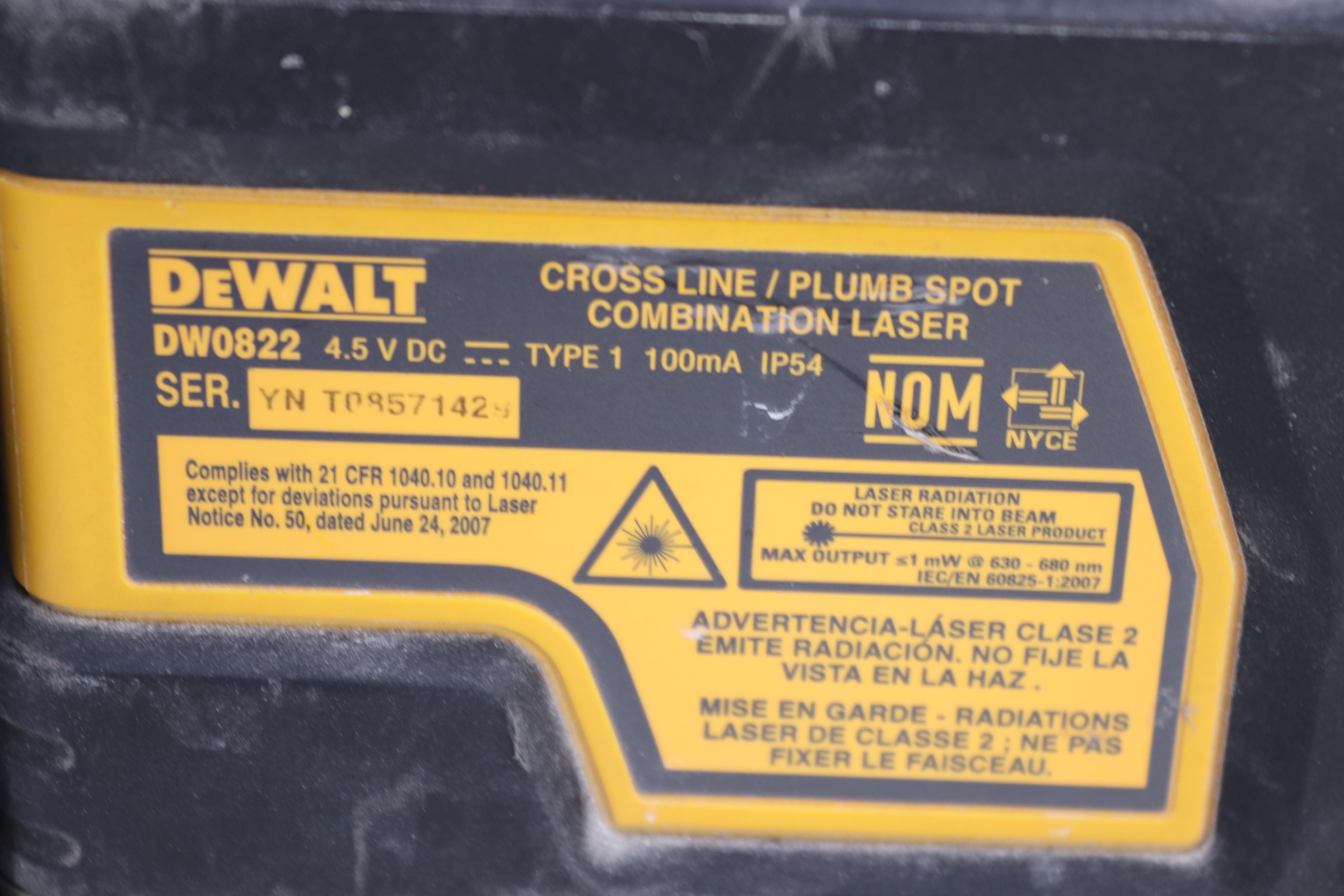DeWalt DW0822 165" Red SelfLeveling CrossLine and Plumb Spot Laser Level