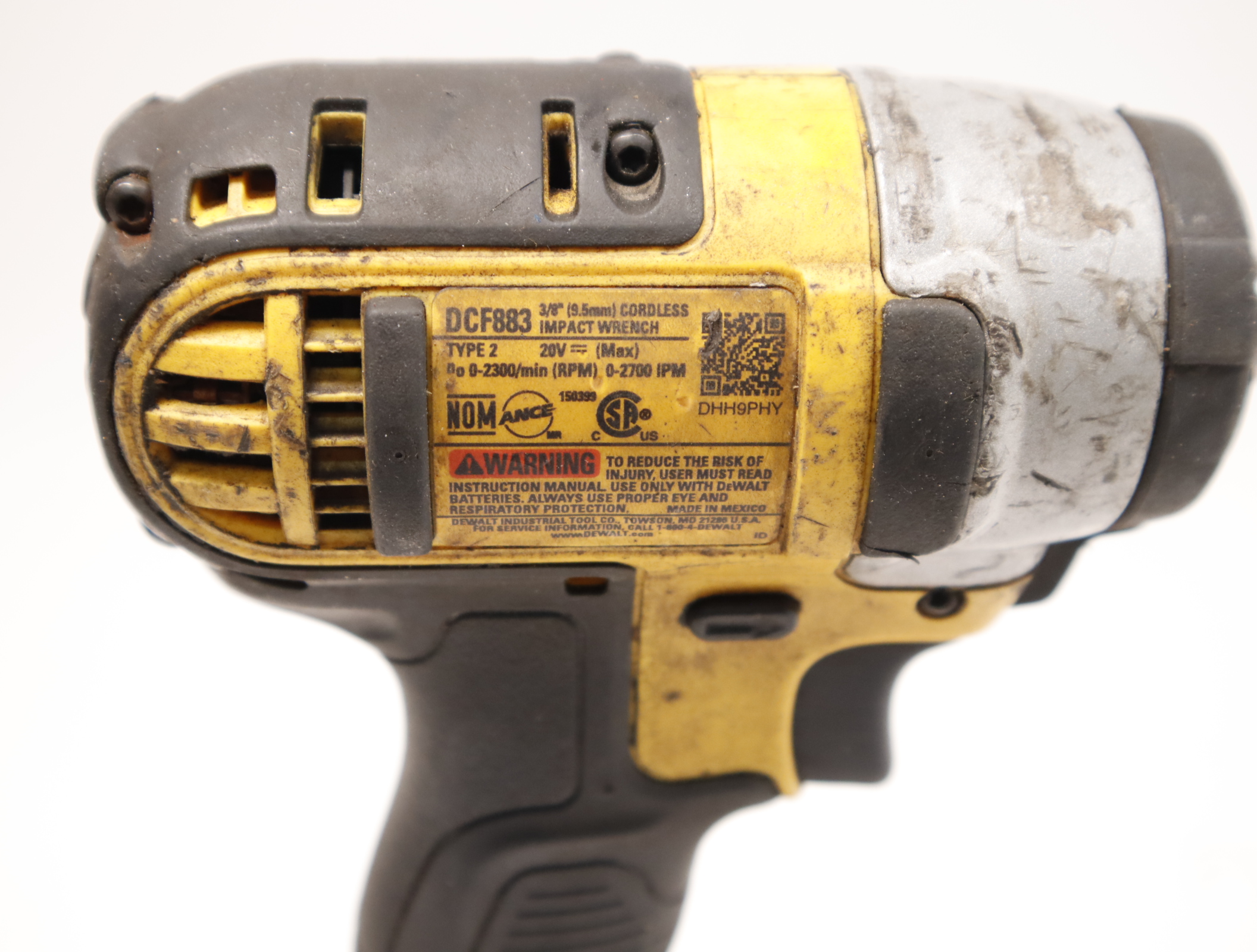 DeWalt DCF883 Cordless 20V 3/8" Impact Wrench Kit