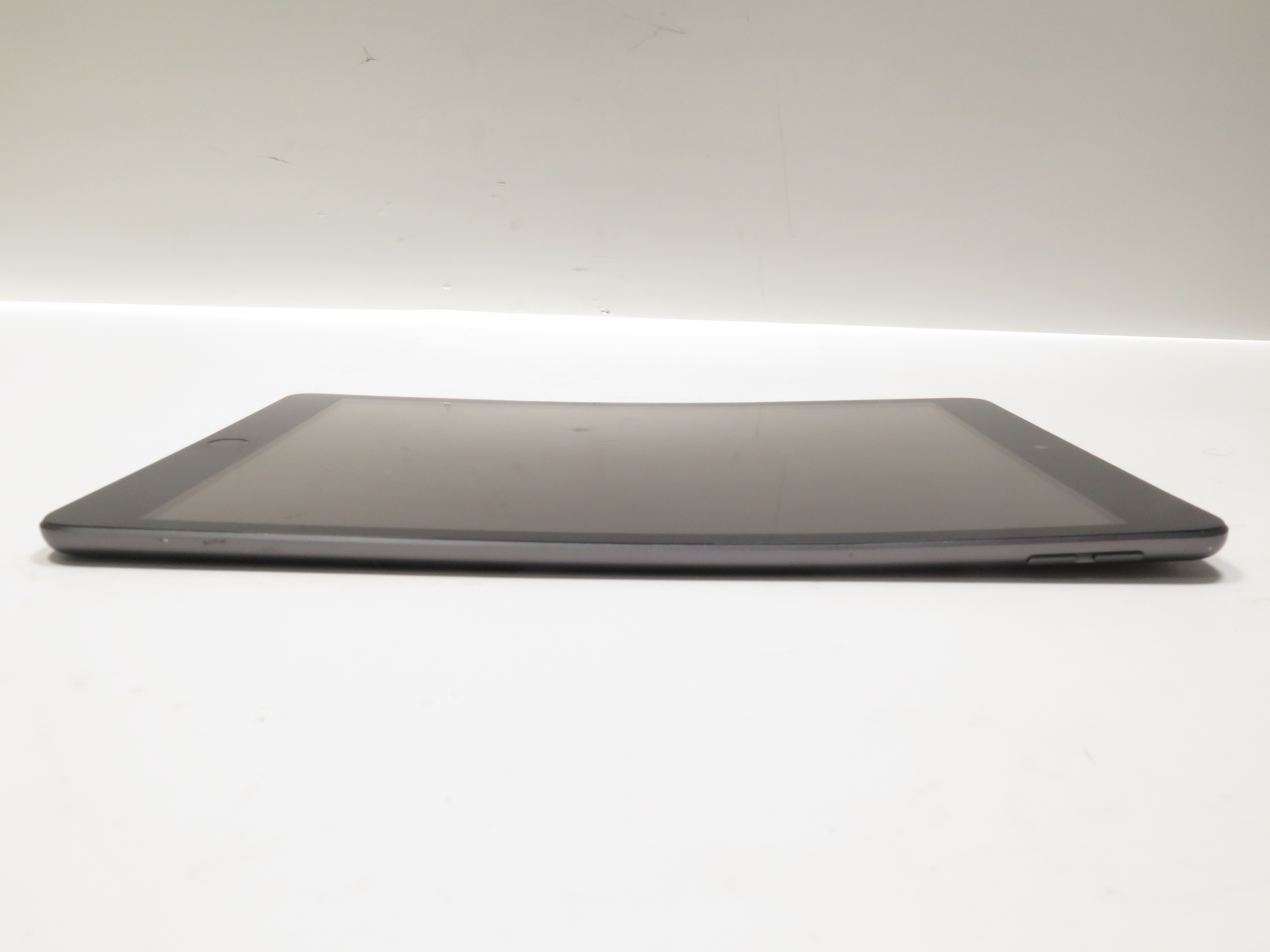 Apple MK2K3LL/A iPad 9th Generation 64GB WiFi 10.2" - Space Gray 5356