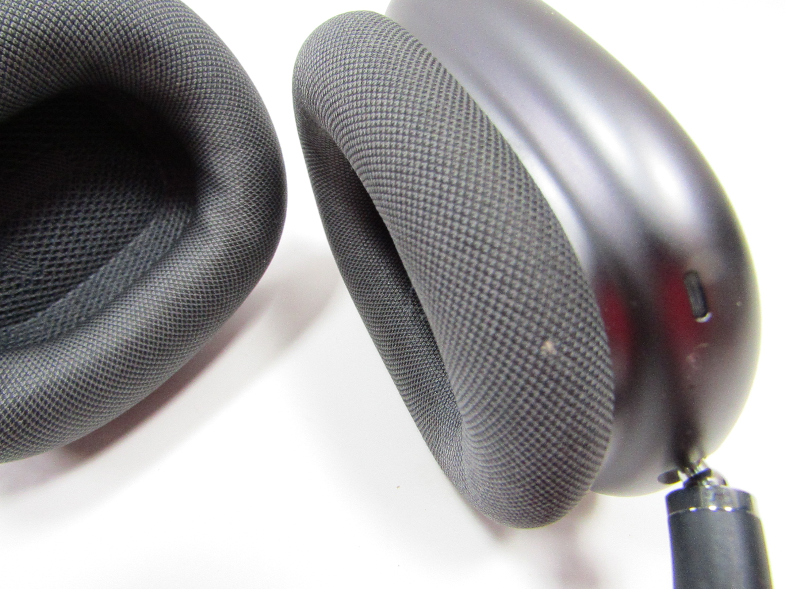 Apple AirPods Max A2096 Noise Cancelling Voice Activated