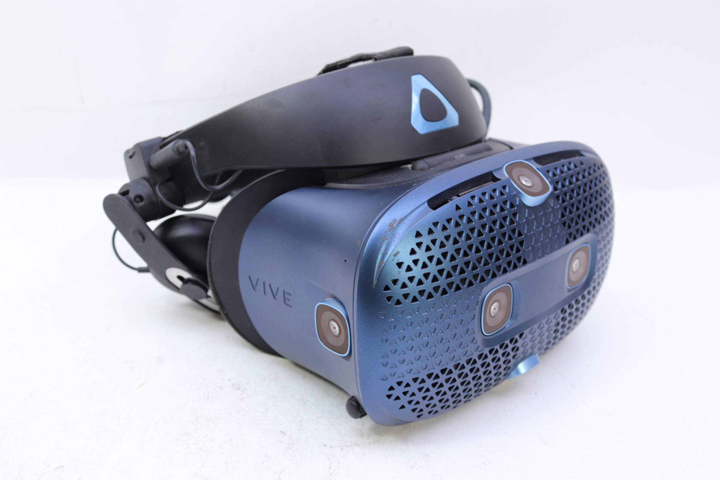 HTC 99HARL000-00 VIVE Cosmos PC Powered Virtual Reality System