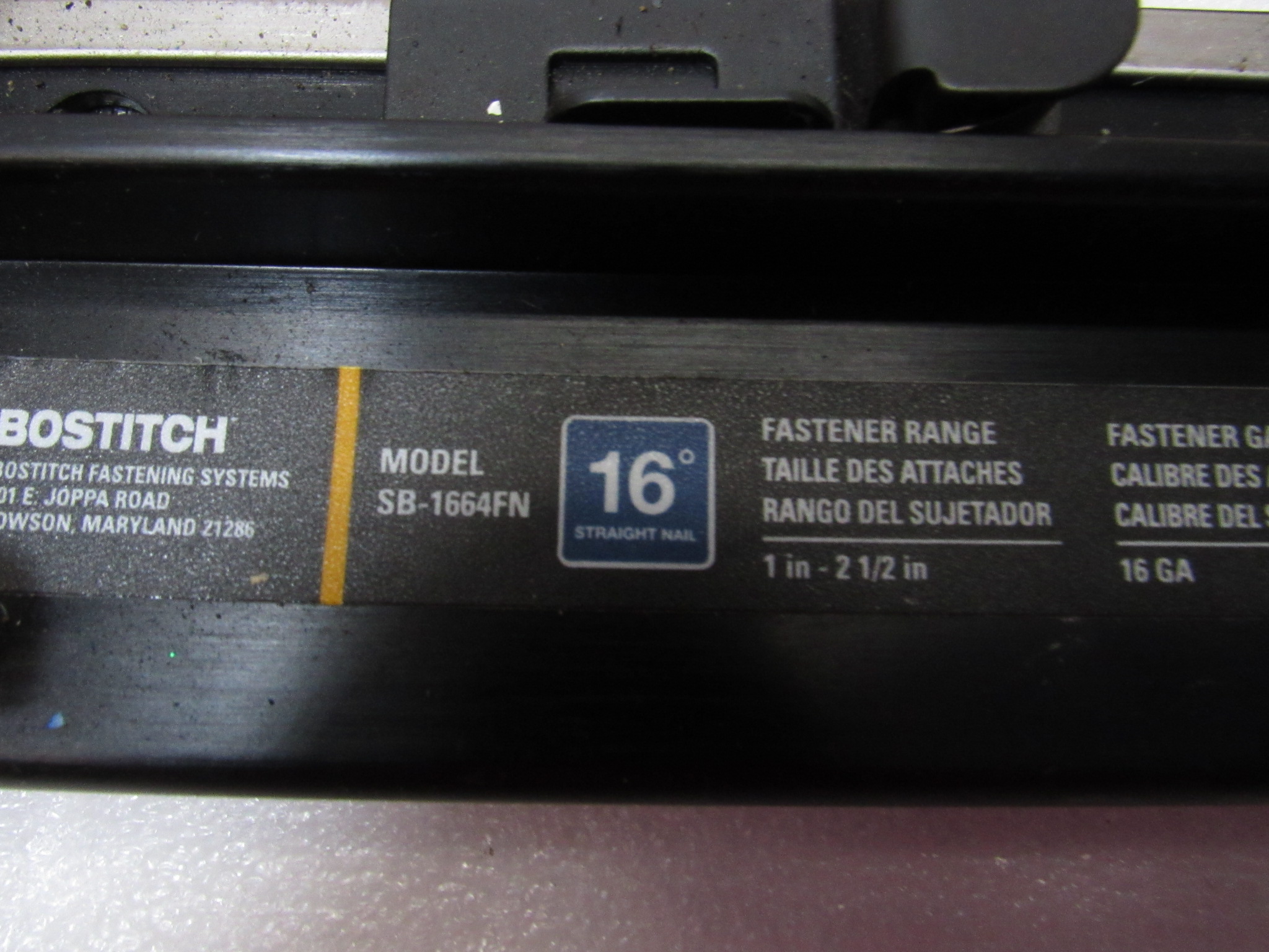 Bostitch SB1664FN 16 Gauge Straight Finish Nailer