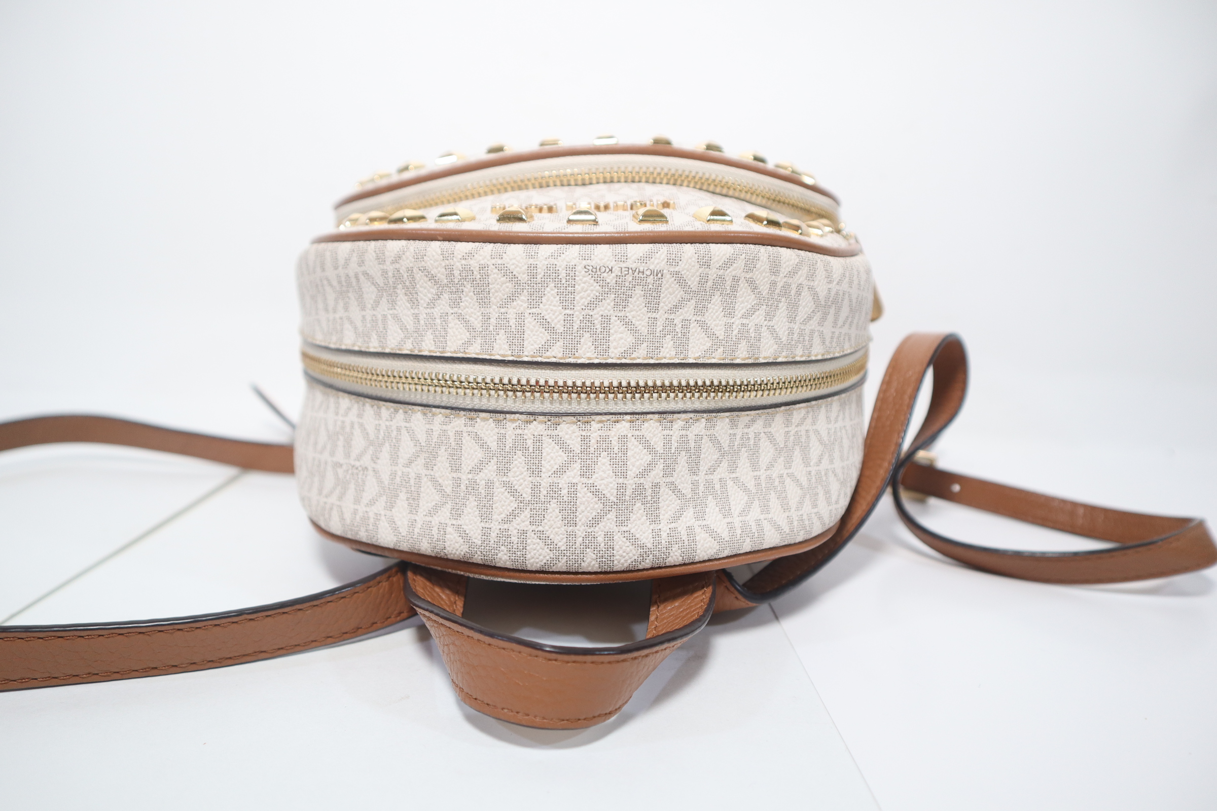 NWT Michael Kors Aspen abbey stamps backpack Michael Kors ABBEY 35S9GAYB6B Medium Frame Out Stud Backpack  main image 2