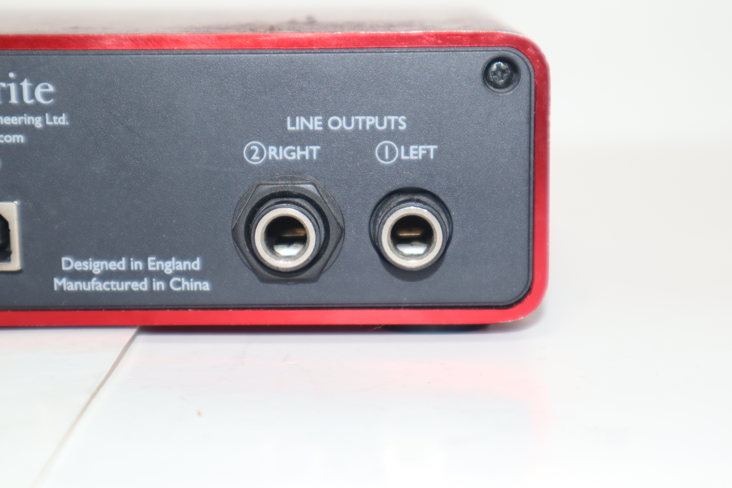 ほぼ未使用Focusrite Scarlett Solo 2i2 Gen3 Amazon.co.jp: Focusrite Scarlett Solo 3rd Gen 2インチ、XLR