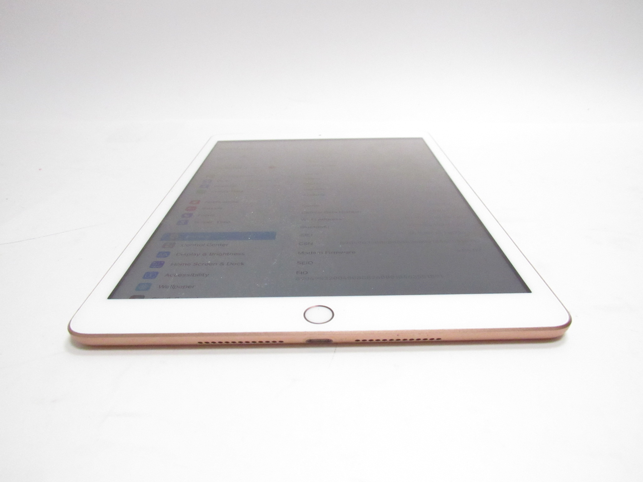 Apple iPad 7th Generation MW6Y2LL/A A2200 32GB Rose Gold Wi-Fi +