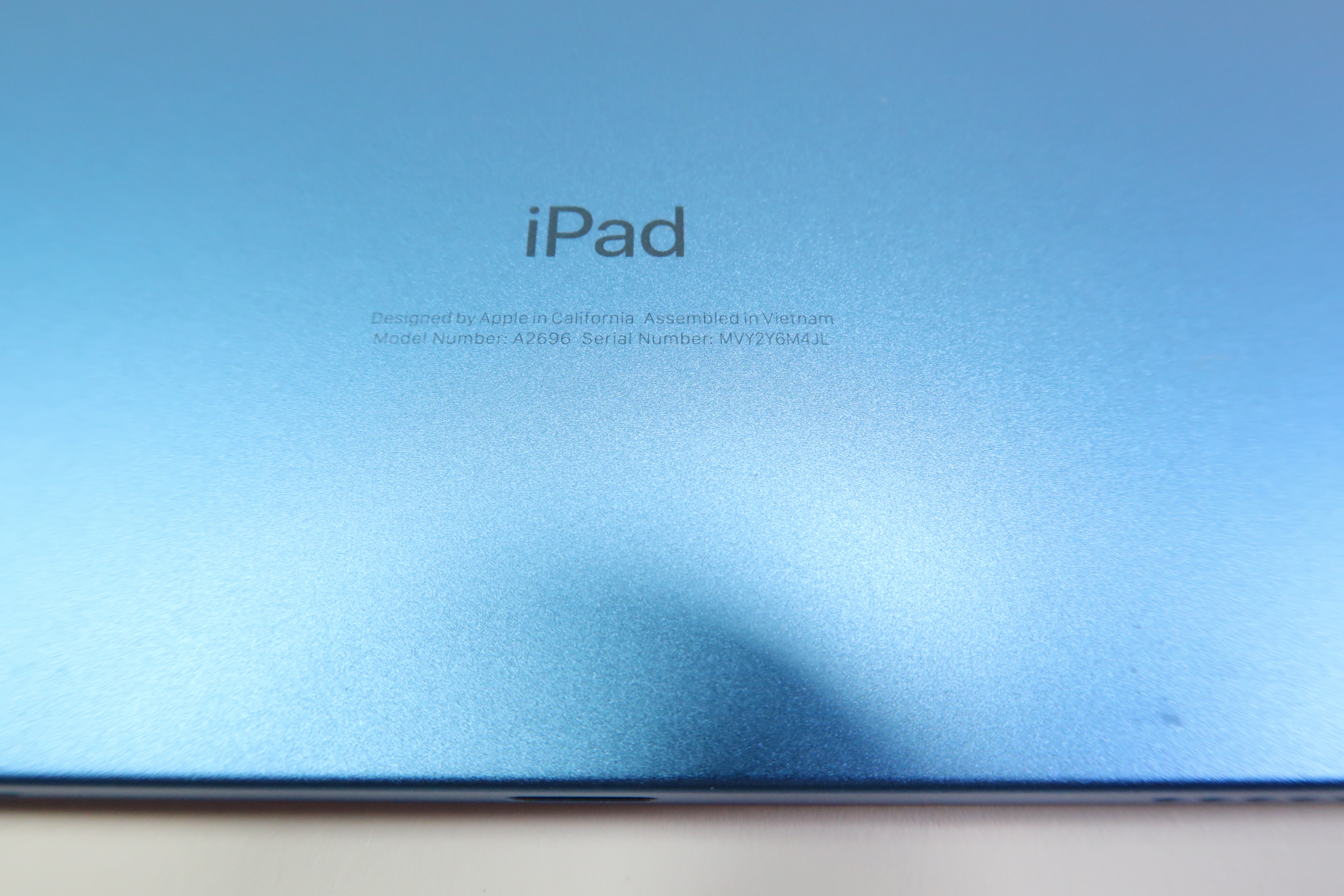 Apple iPad 10th Gen A2696 MPQ13LL/A 10.9-Inch Wi-Fi 64GB Tablet - Blue