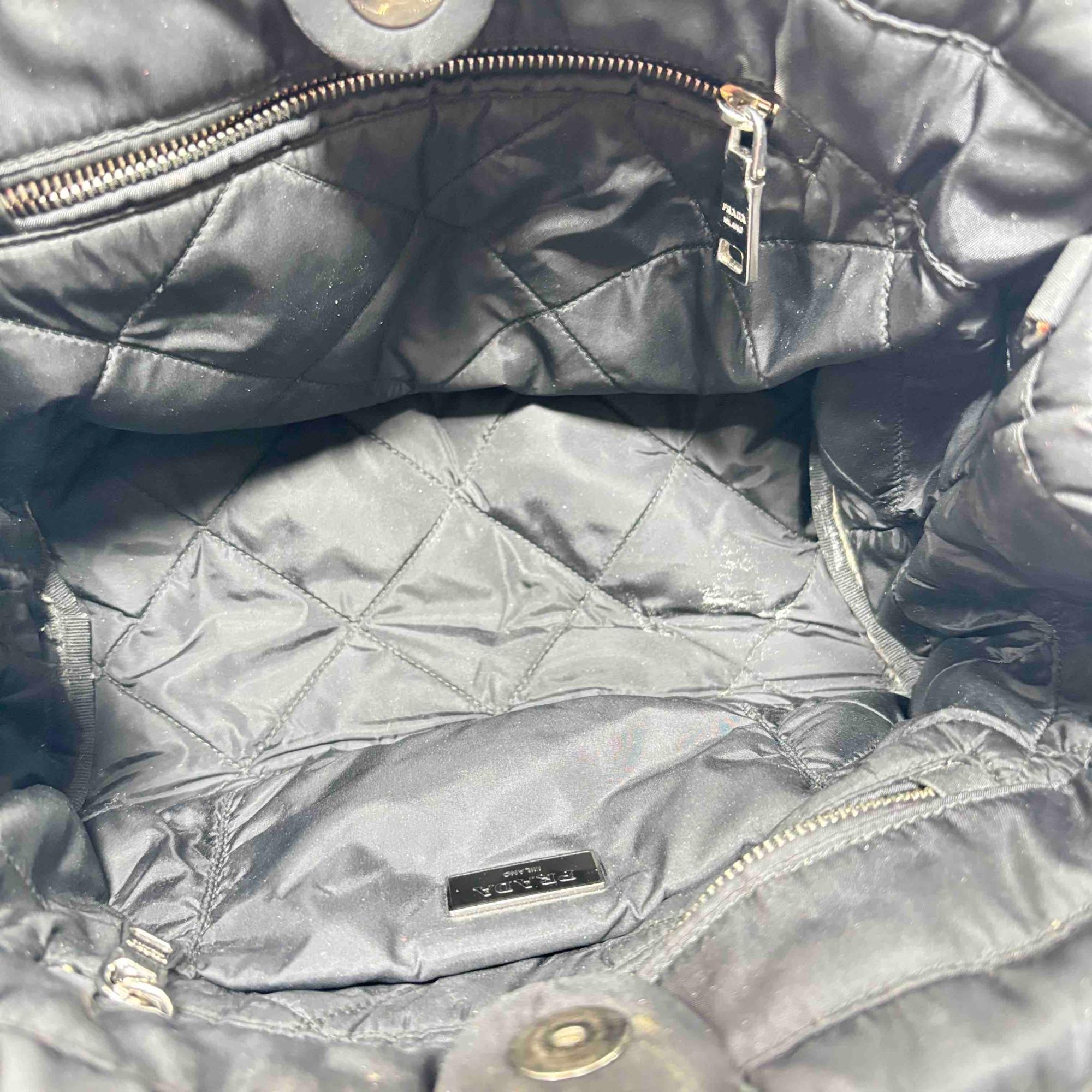 む*ん様 オークション　PRADA tessuto bomber 訳あり　未使用 Prada Tessuto Bomber Nylon Puffer Tote Bag - Black