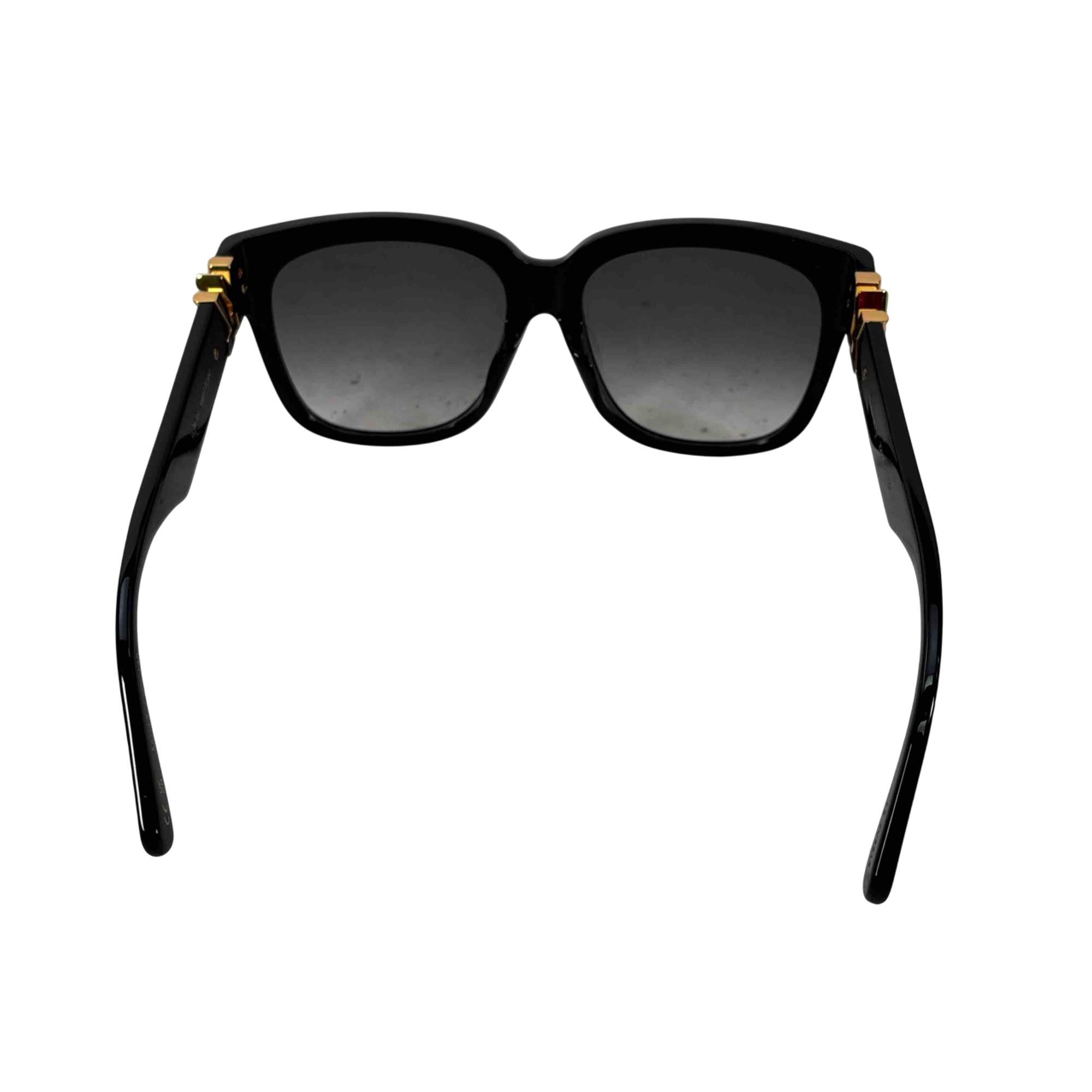 Louis Vuitton Shiny Black Cat-Eye Sunglasses with Gold Accents LV Charm Cat Eye Sunglasses S00 - Accessories | LOUIS VUITTON main image 3