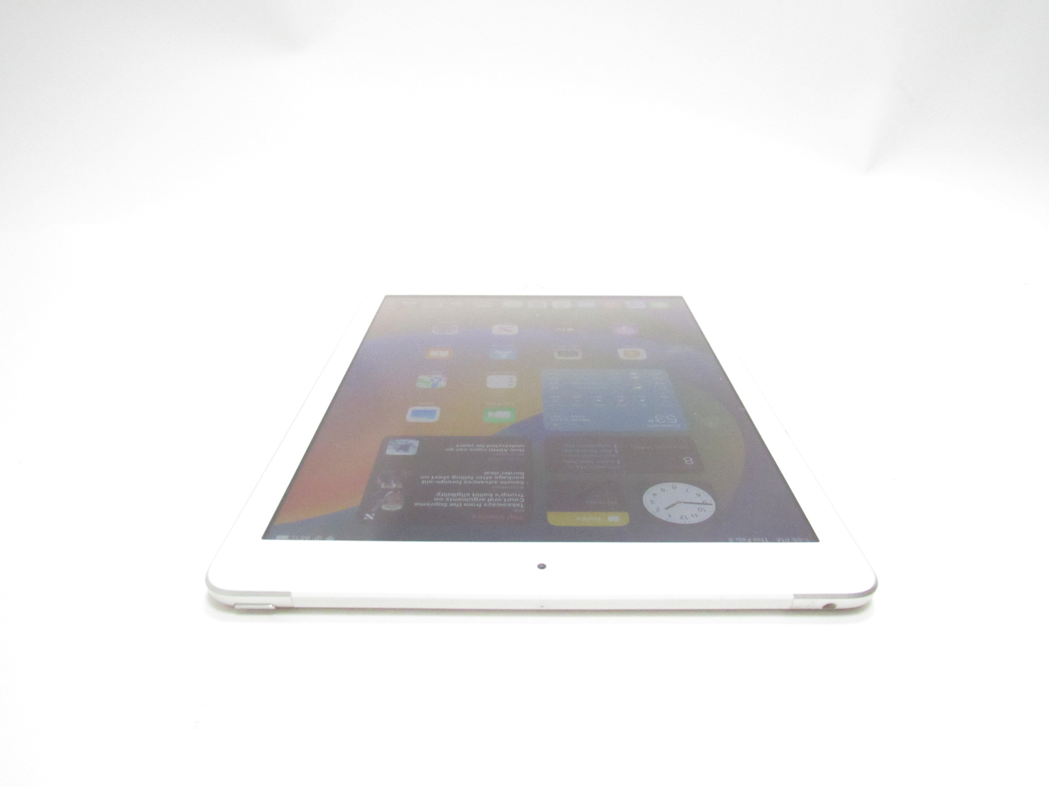 Apple iPad 5th Generation 32GB MP1N2LL/A A1823 Verizon