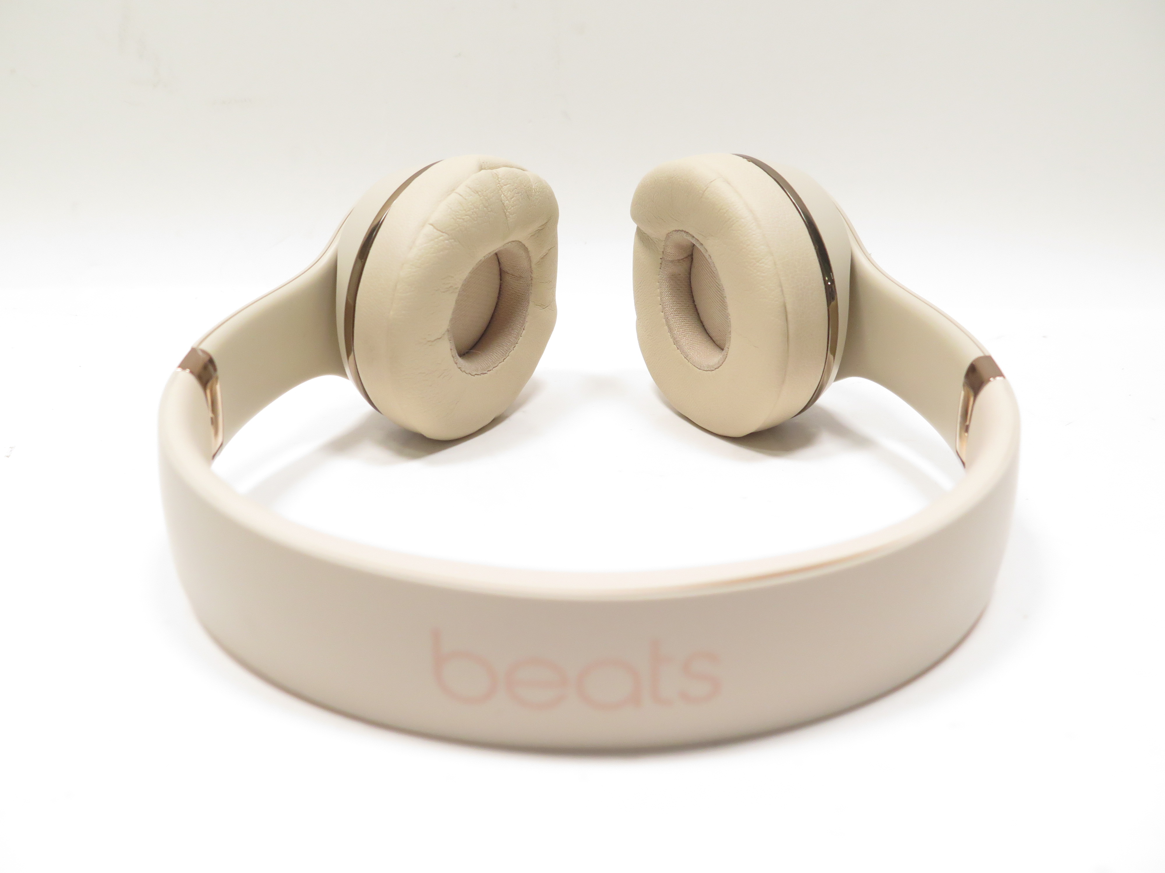 Apple A1796 Beats Solo3 Wireless Bluetooth OnEar Headphones Satin Gold