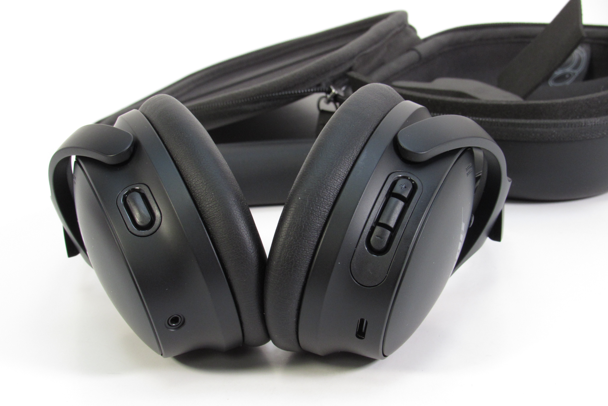 Bose QuietComfort 884367-0100 Bluetooth Noise-Cancelling