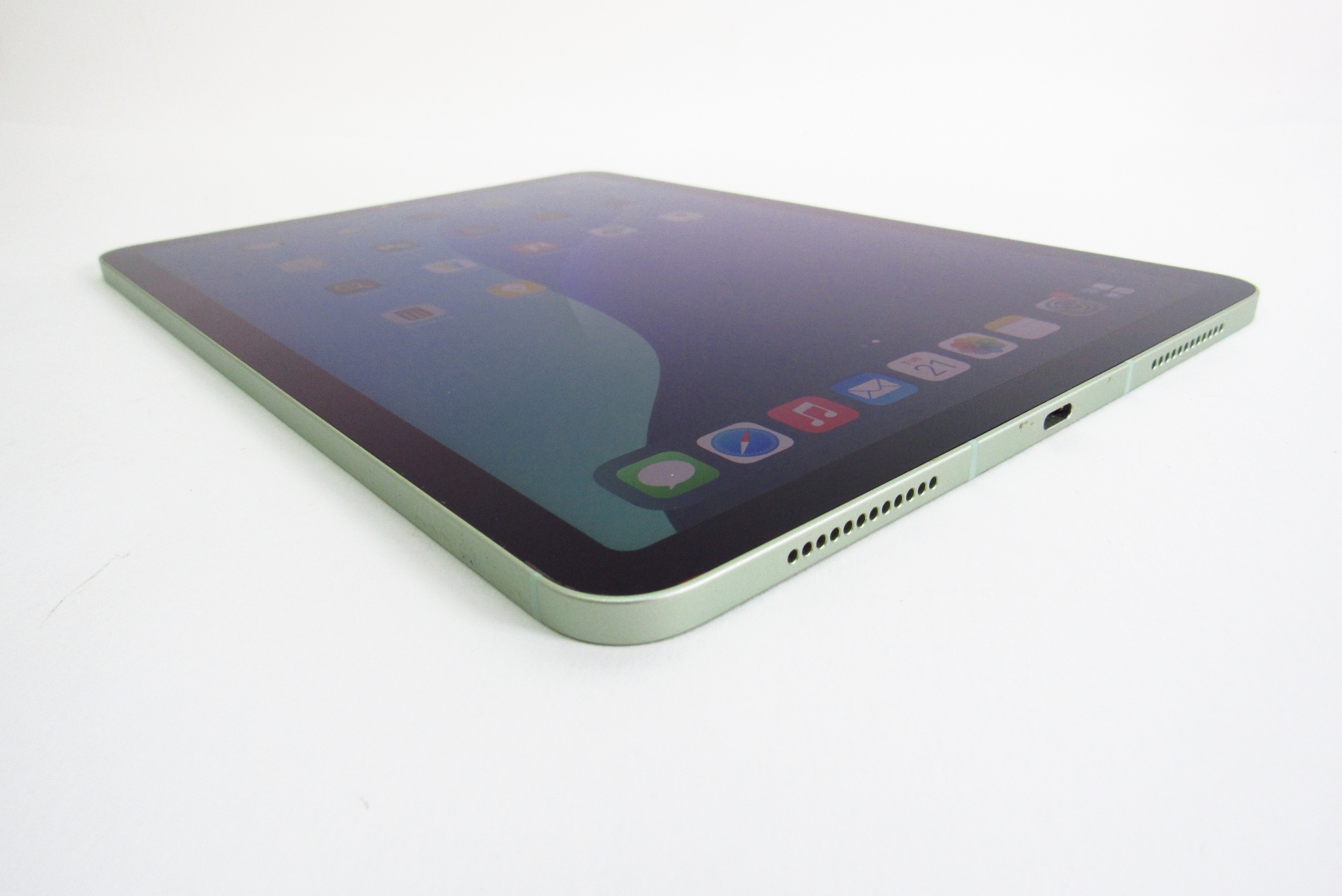 Apple iPad Air 4th Gen (MYJ22LL/A) 64GB 10.9'' Wi-Fi Cellular