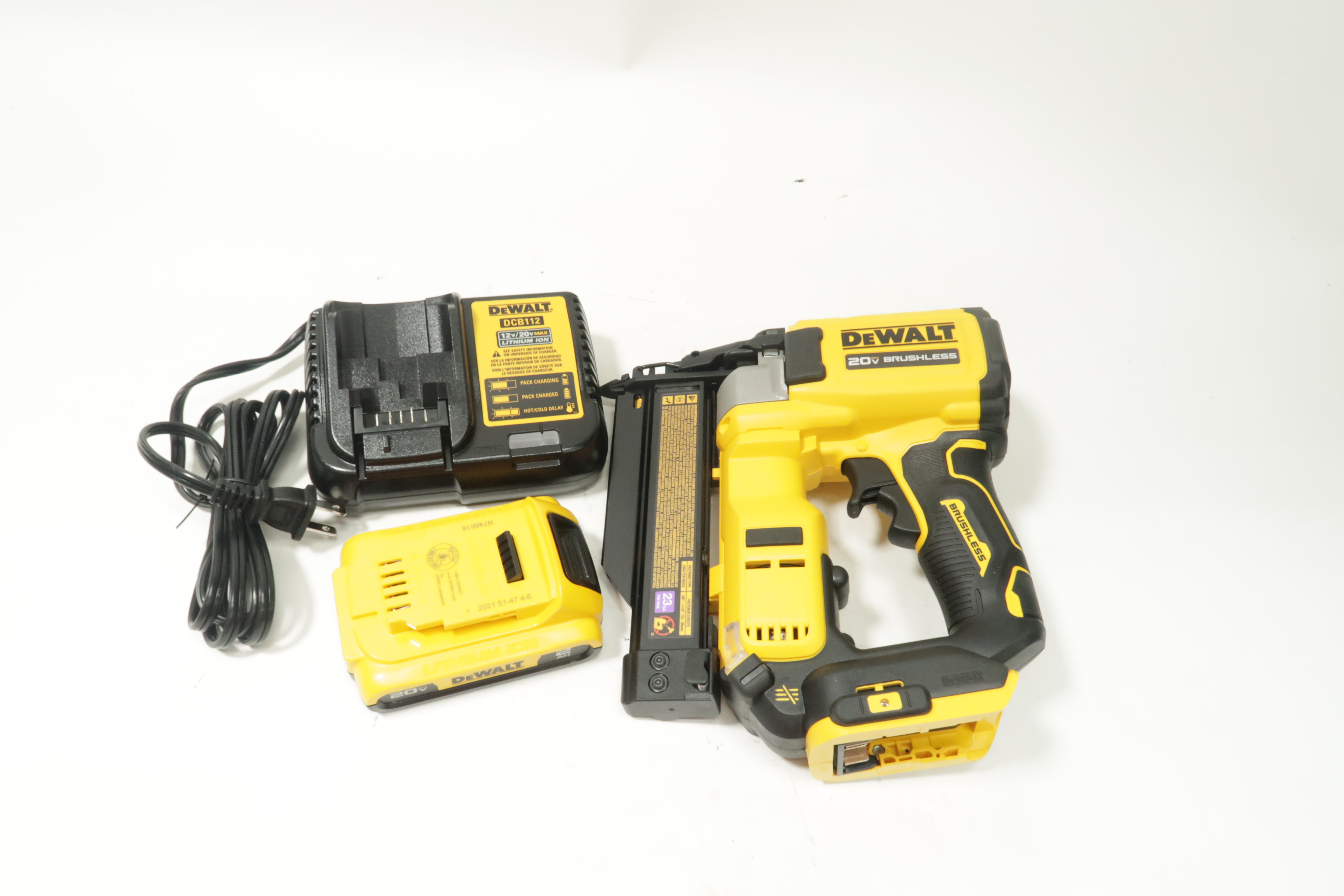 DeWalt DCN623D1 Atomic Compact Series 20V Max Cordless 23Ga. Nailer Kit