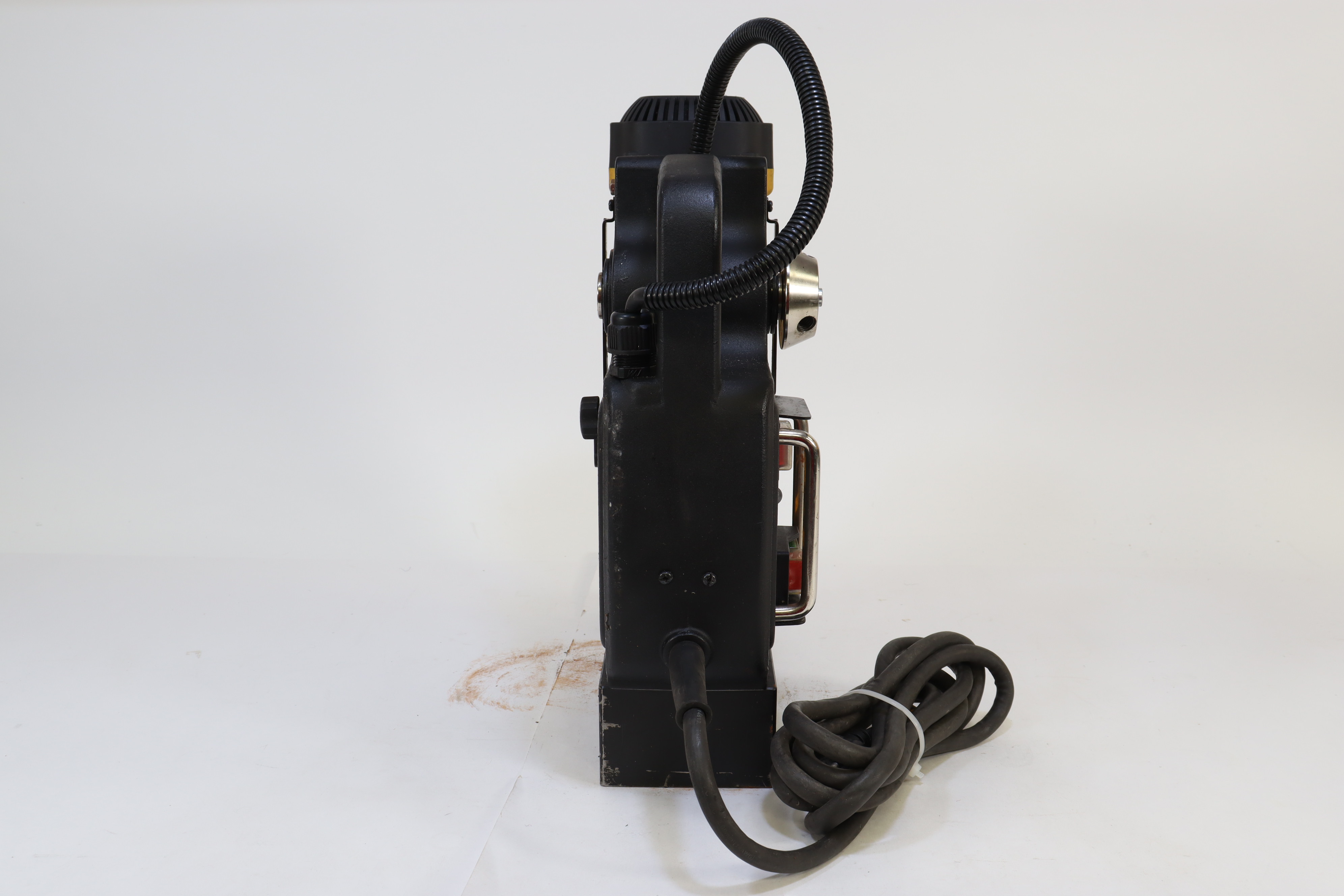 DeWalt Drill Press DWE1622K 2inch, 10Amp with 2Speed Setting