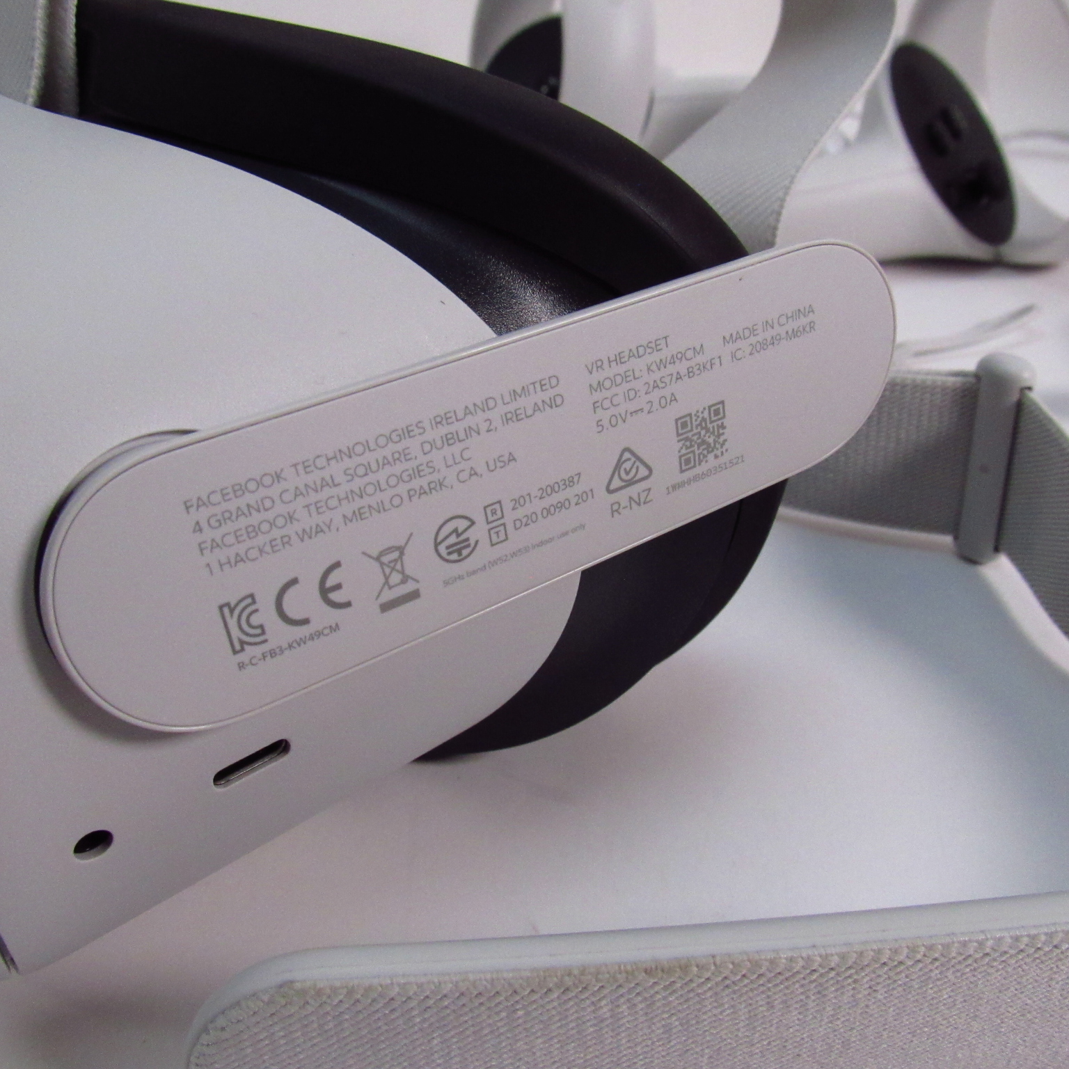 Oculus Quest 2 KW49CM 128GB All-in-One Virtual Reality Headset - 4286