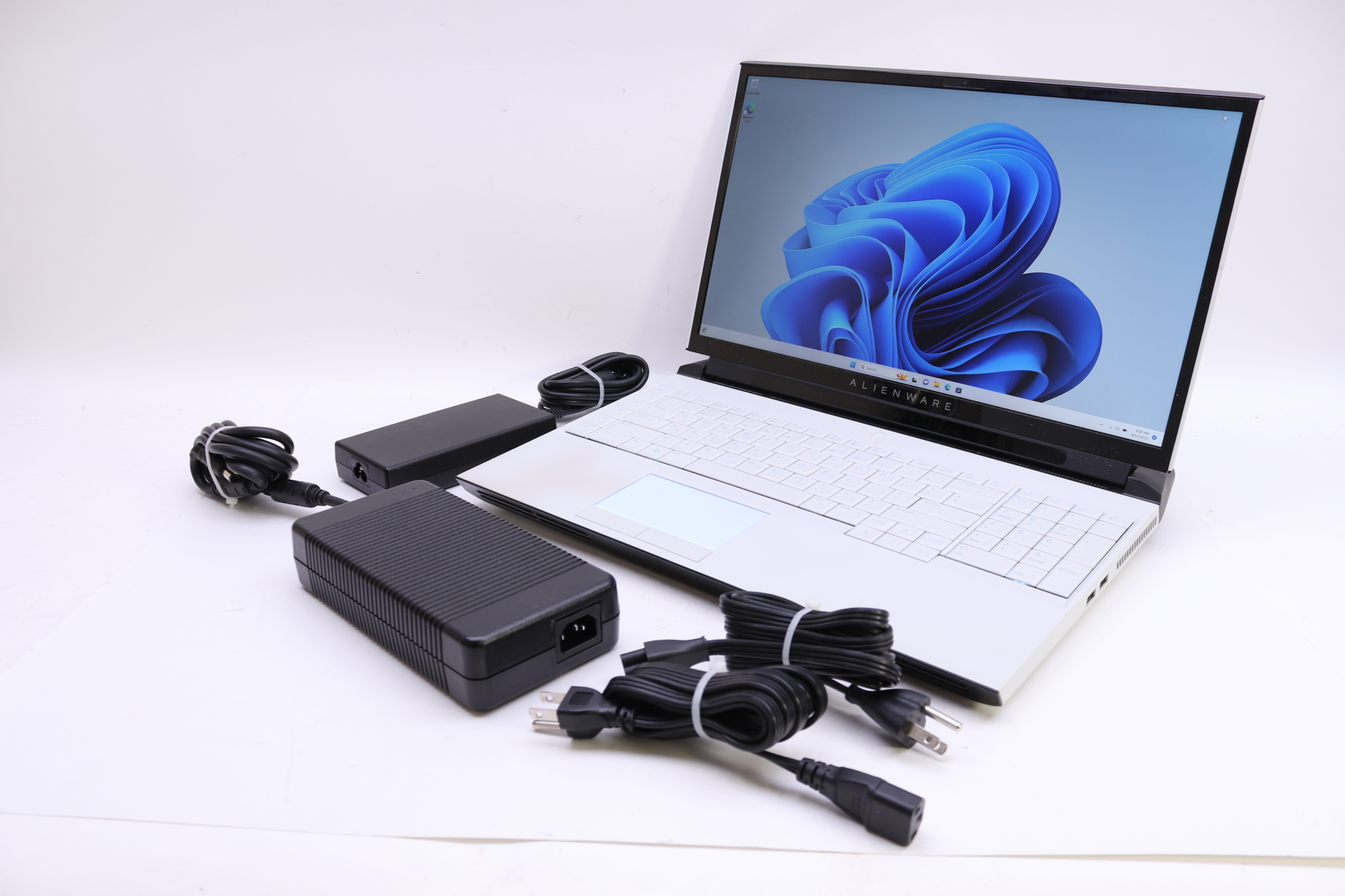 Alienware Area 51M P38E Core i7-9700K 2.6 GHz RTX 2080 32GB RAM 1.5TB ...