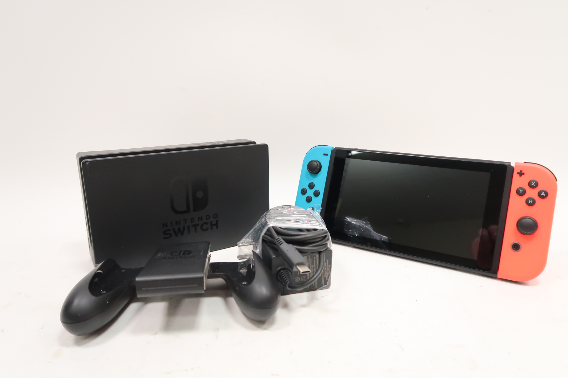 Nintendo Switch HAC-001(-01) 32GB Video Game System-8606