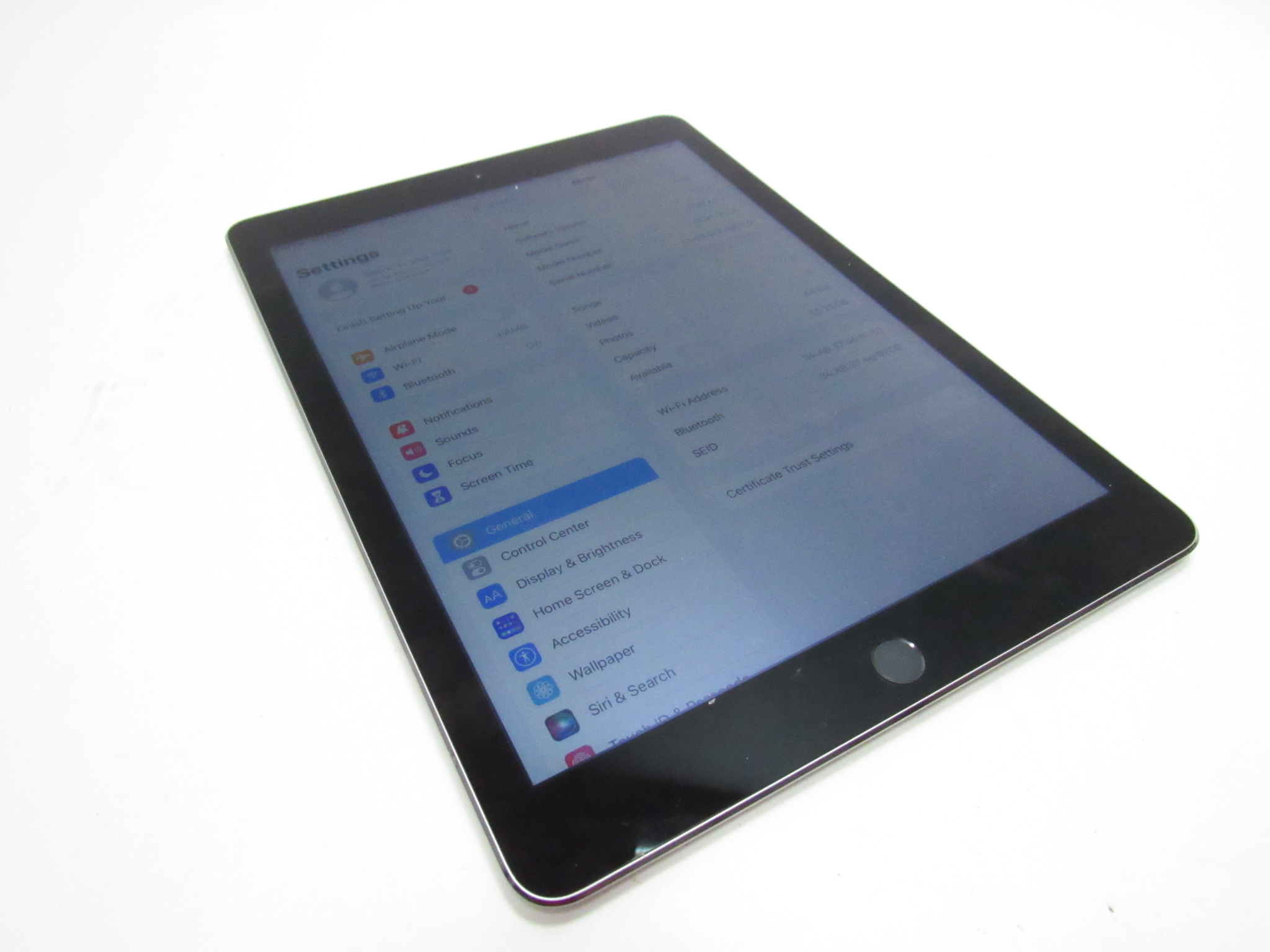 Apple iPad Air 2 A1566 MGKL2LL/A 64GB Silver 9.7