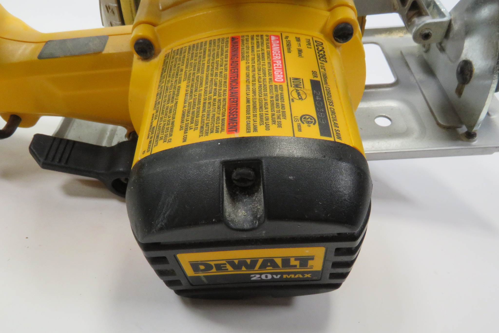 DeWalt DCS393 20V MAX 61/2" Cordless Circular Saw