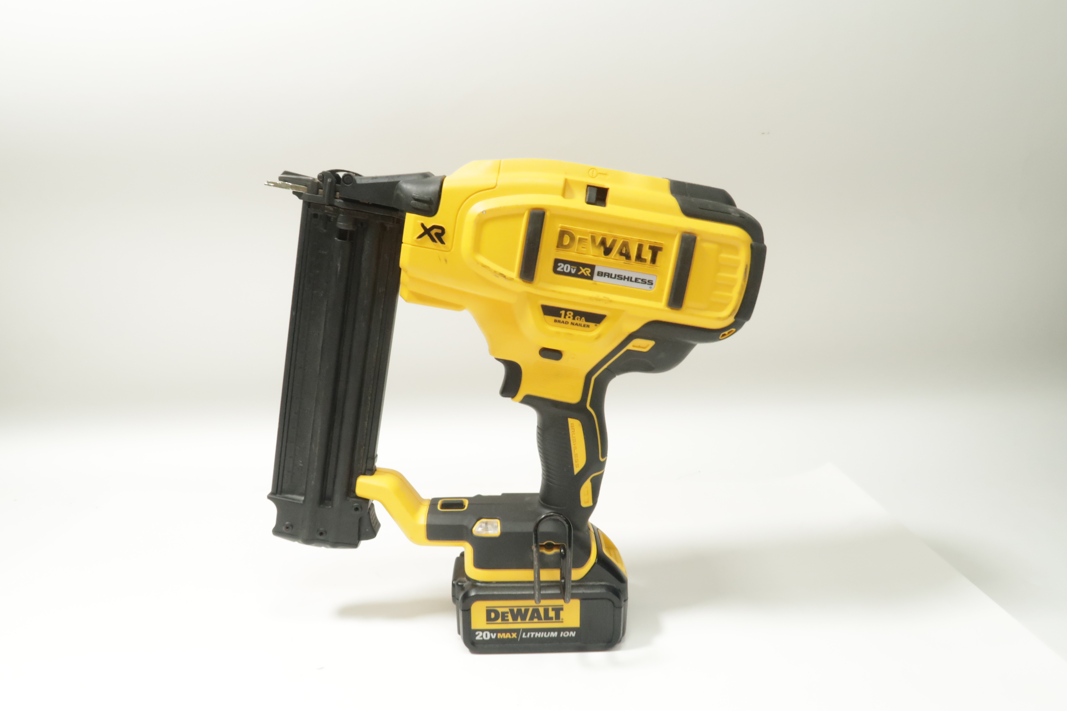 DEWALT DCN680 20V Max Lithium Ion 18GA 5 8