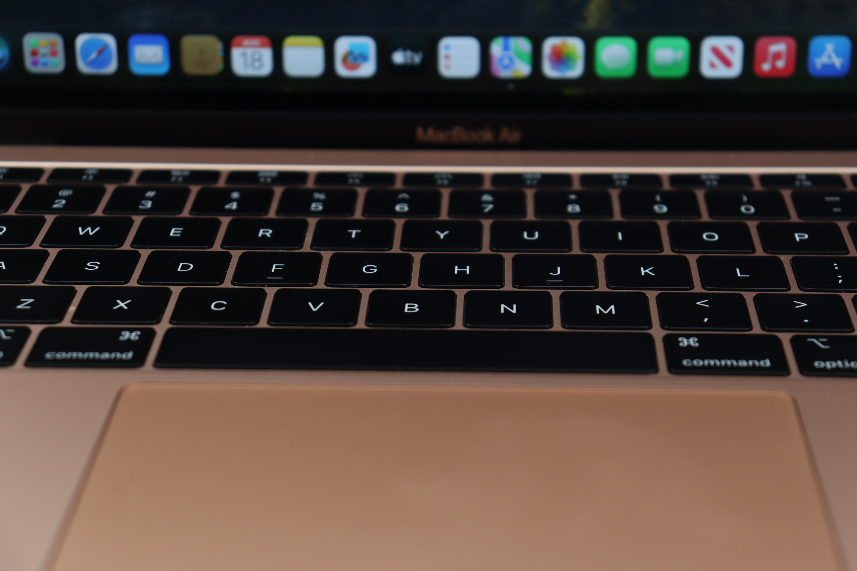 Apple MacBook Air (2018) MRE82LL/A Core i5-8210Y 1.6GHz 8GB RAM