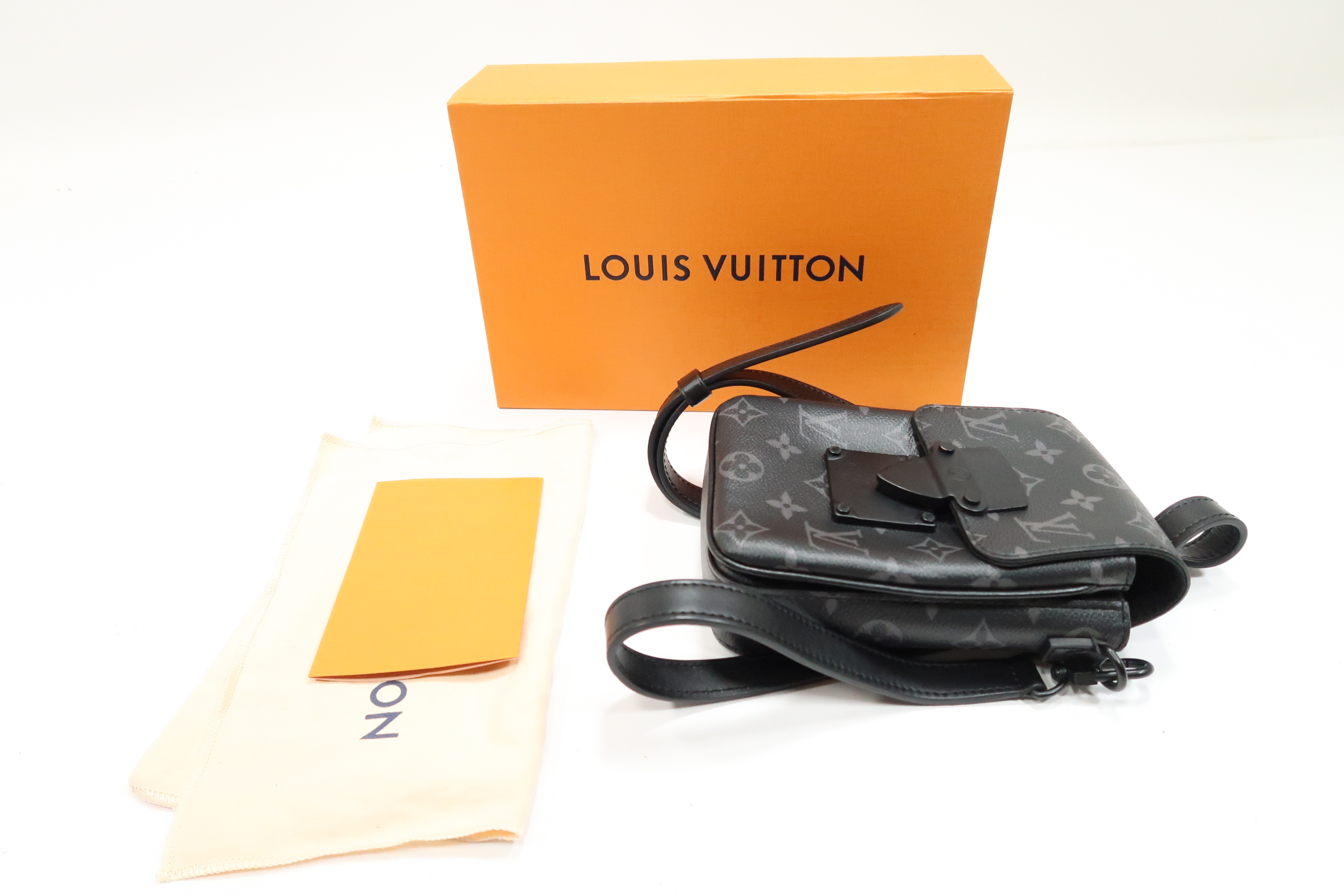 Louis Vuitton M82252 S-Lock Vertical Wearable Wallet