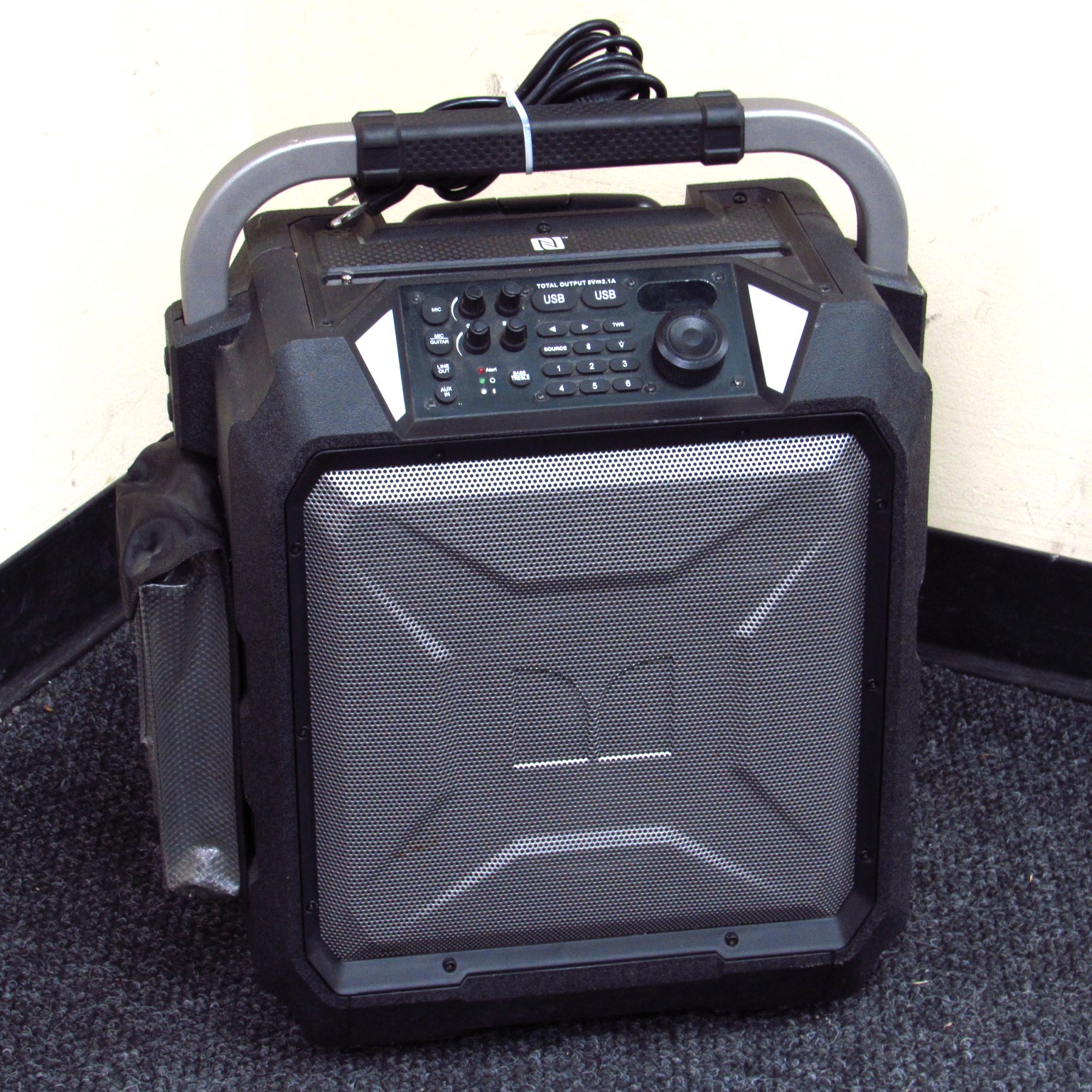 Portable Speaker Monster Rockin Roller Troubleshooting Monster