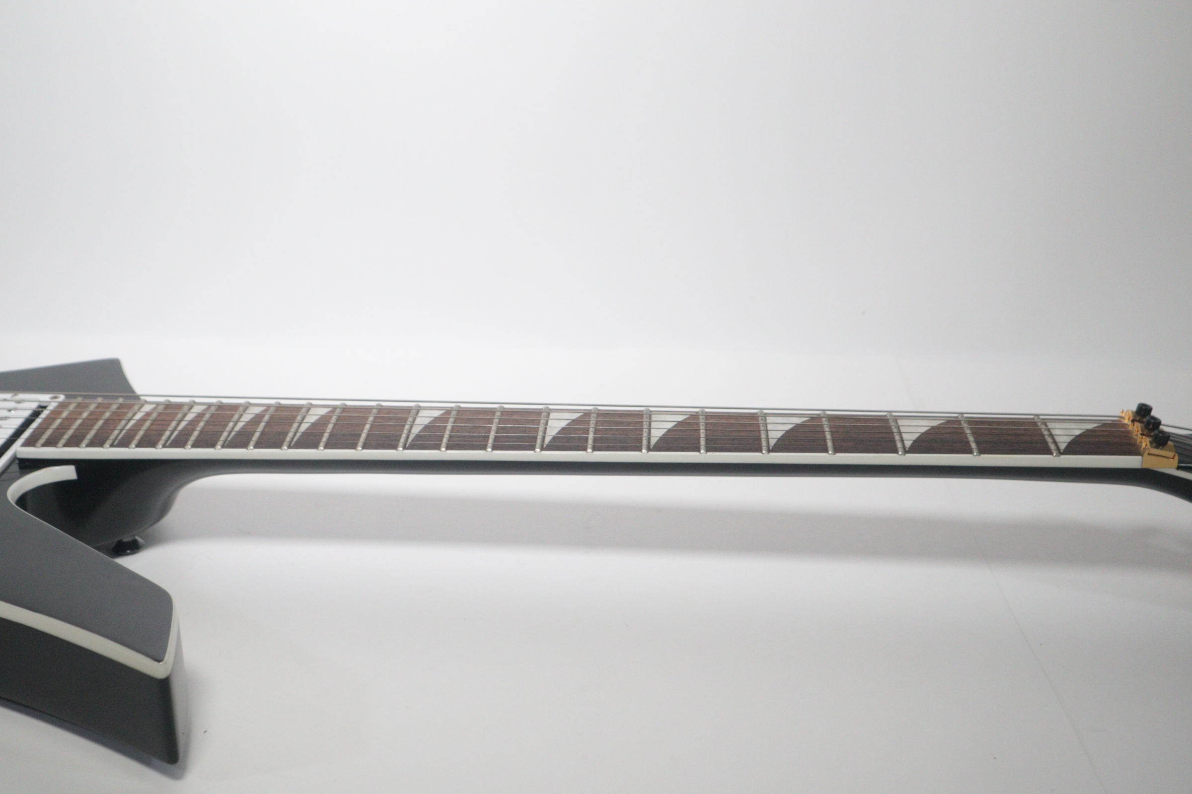 Jackson X Series Kelly KEX ICJ 2054146 Black & White 6-String