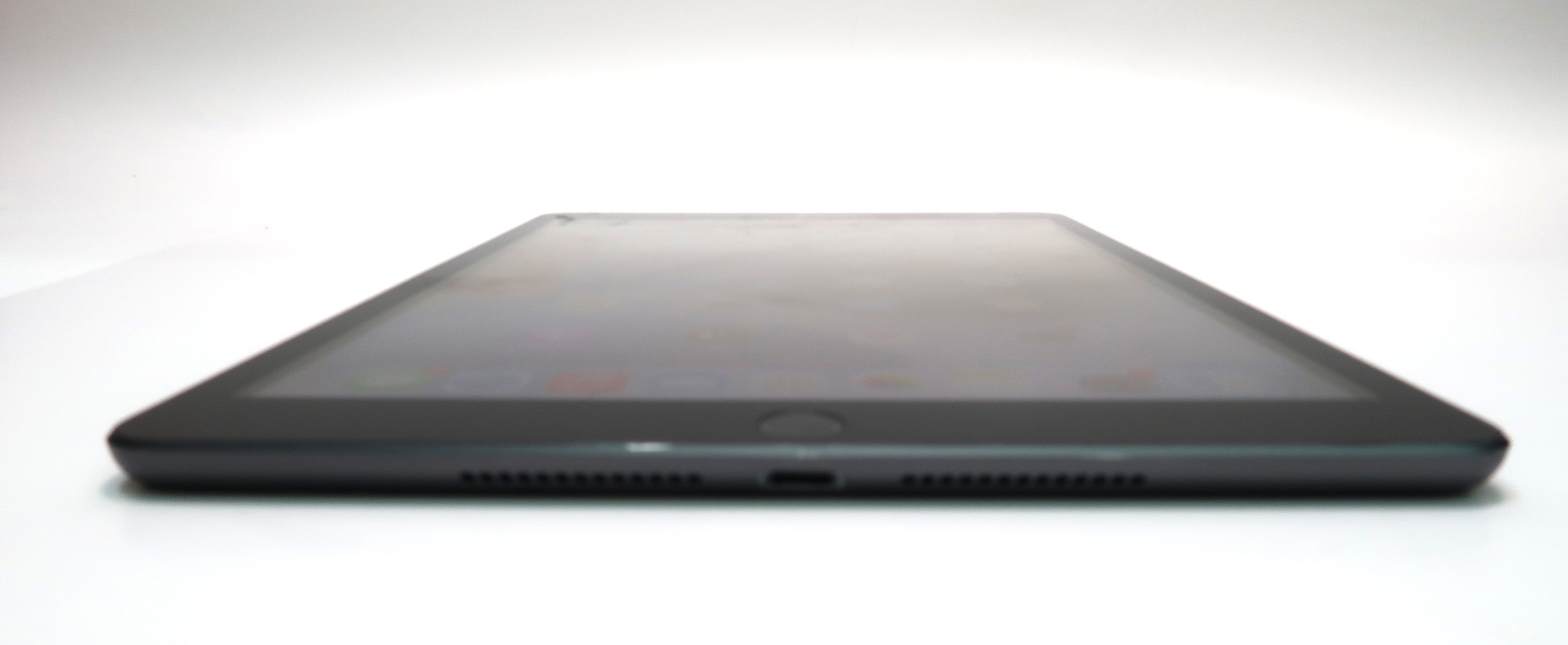 Apple iPad MYL92LL/A 8thGen 10.2-Inch 32GB Storage WiFi Tablet (Q1GC)