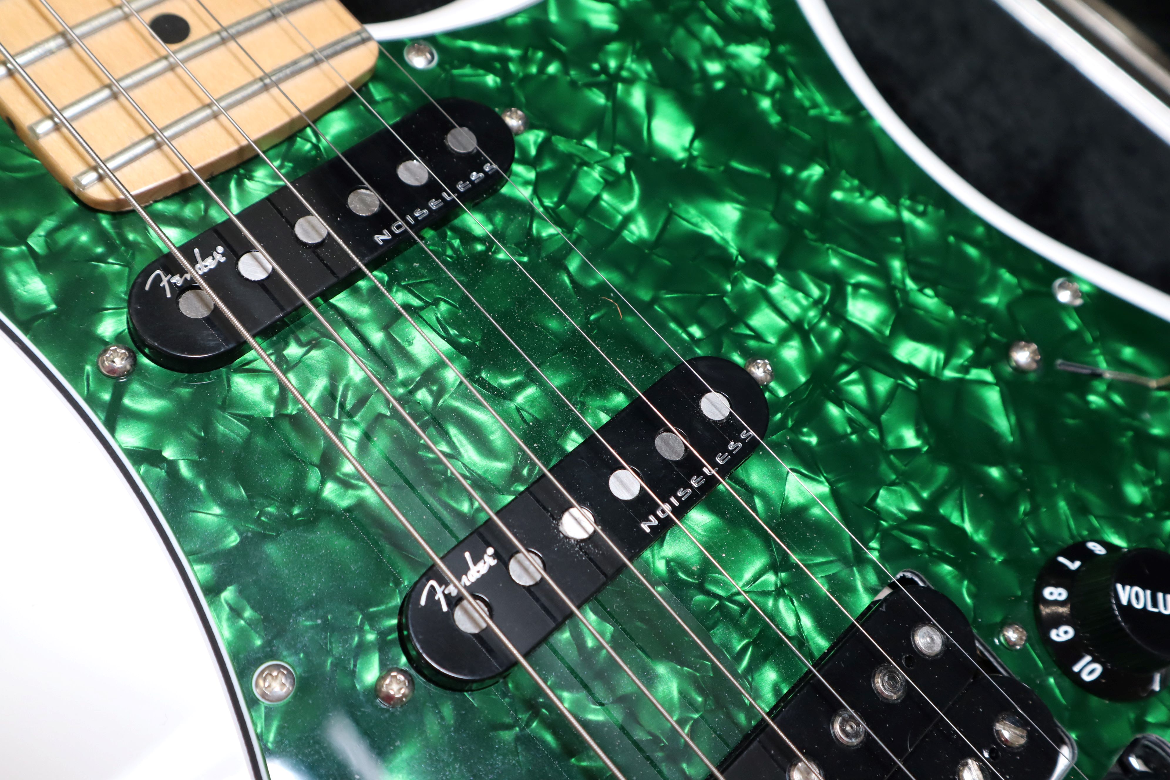 Fender Stratocaster Floyd Rose HSS Right Handed 6 String