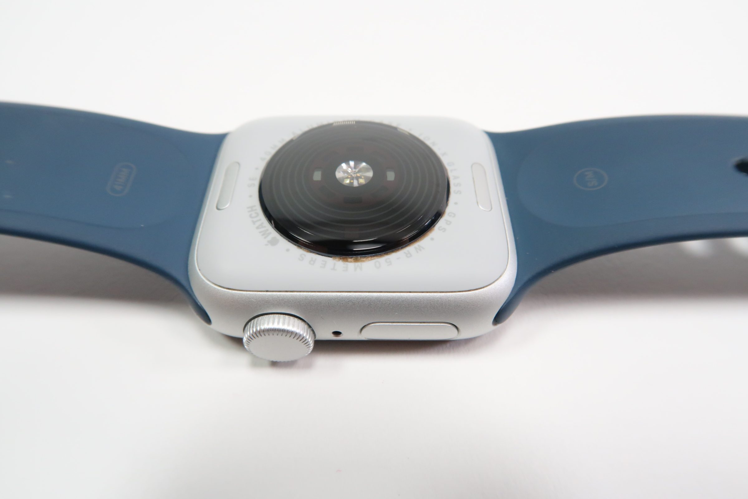 Apple Watch SE 2nd Gen A2722 GPS 40mm Aluminum Case Smartwatch