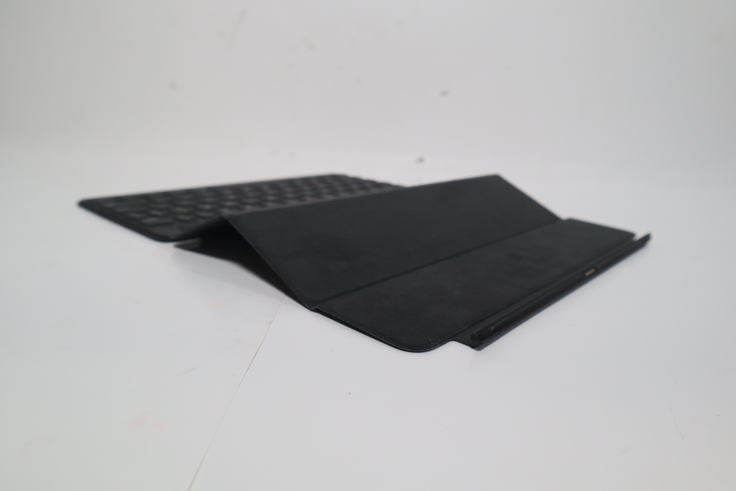 Apple MX3L2LL/A A1829 Black US English Smart Keyboard N18V / iPad