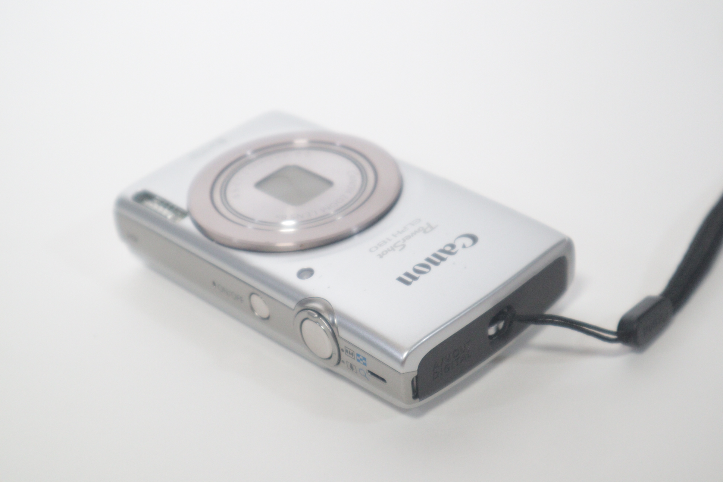 Canon PowerShot ELPH 180 Silver 20MP 8X Optical Zoom 28