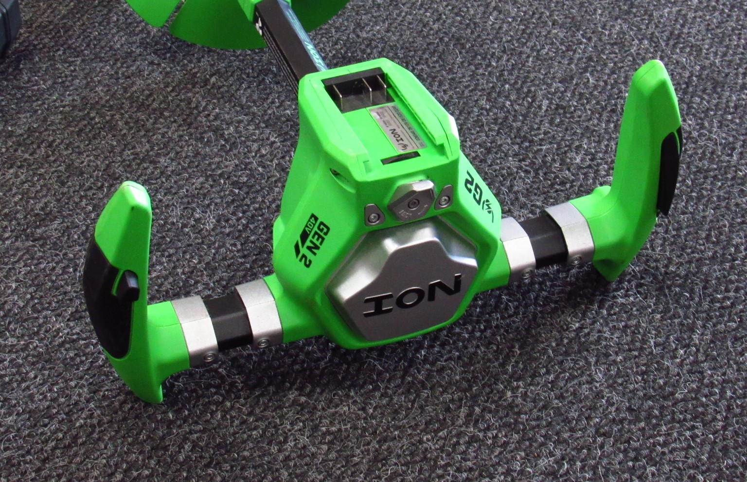 Ion 39400 10'' Electric Ice Fishing Auger Kit Local PickUp Only