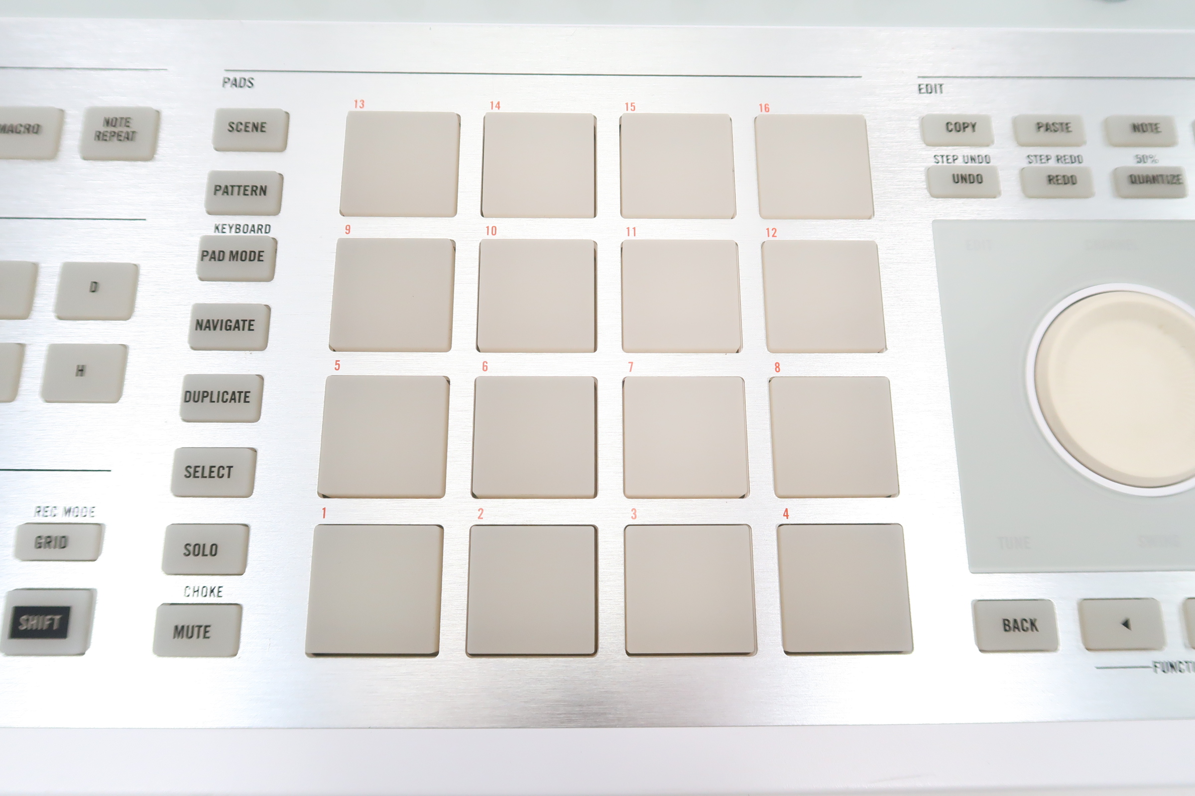 Native Instruments Maschine Studio - White - No Software