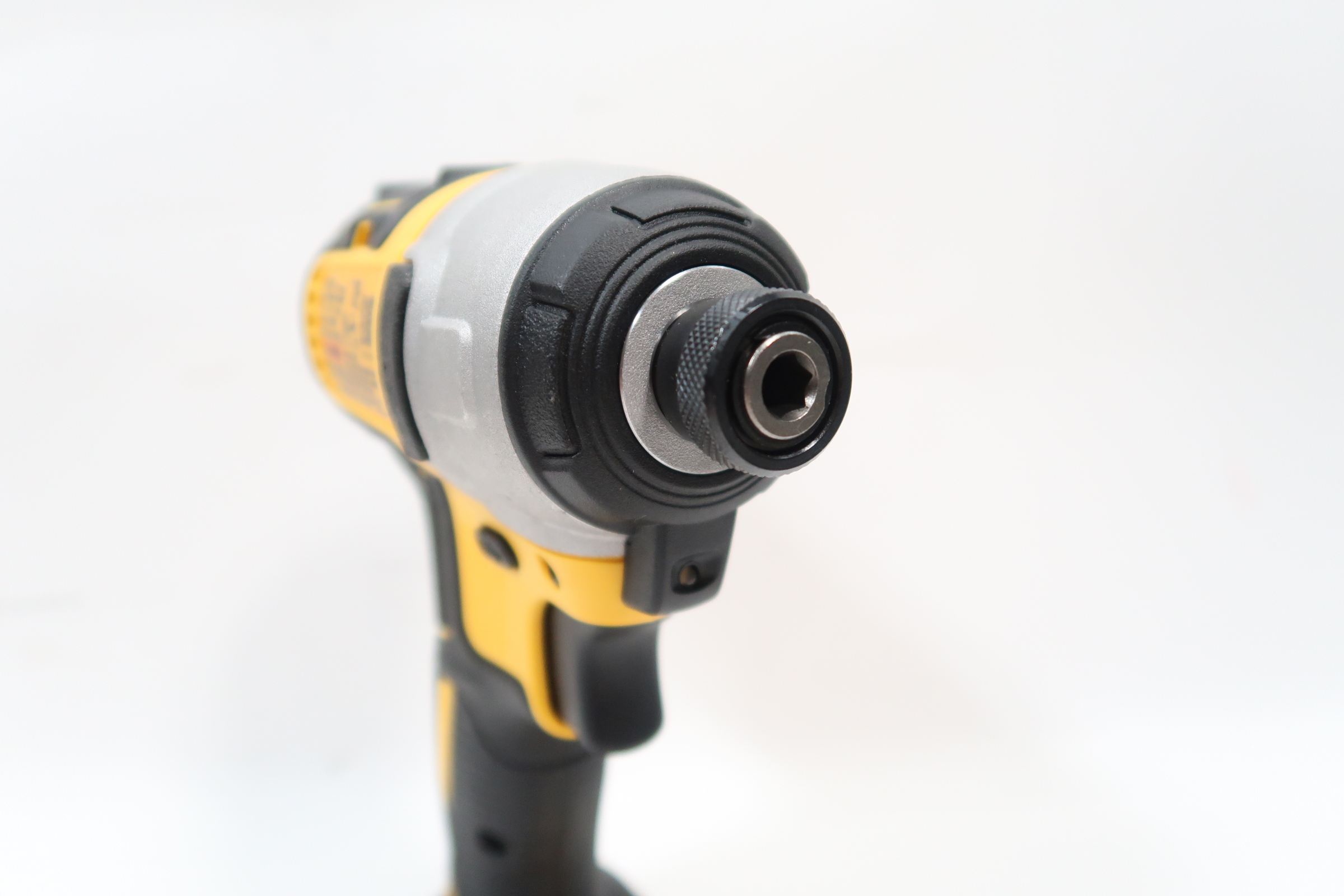 DeWalt DCF787 20-volt Max 1/4-in Brushless Cordless Impact Driver